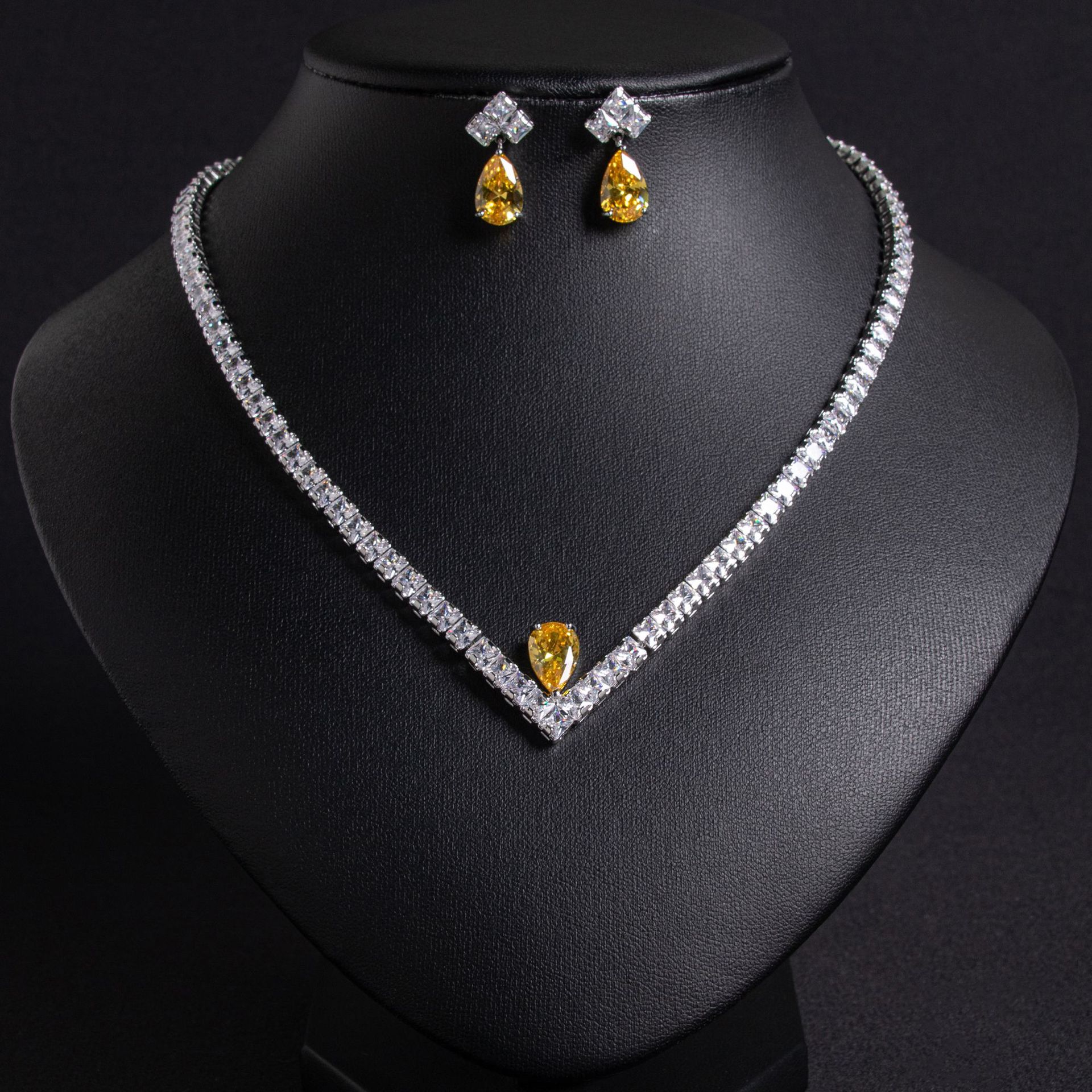 New zircon necklace and earrings set