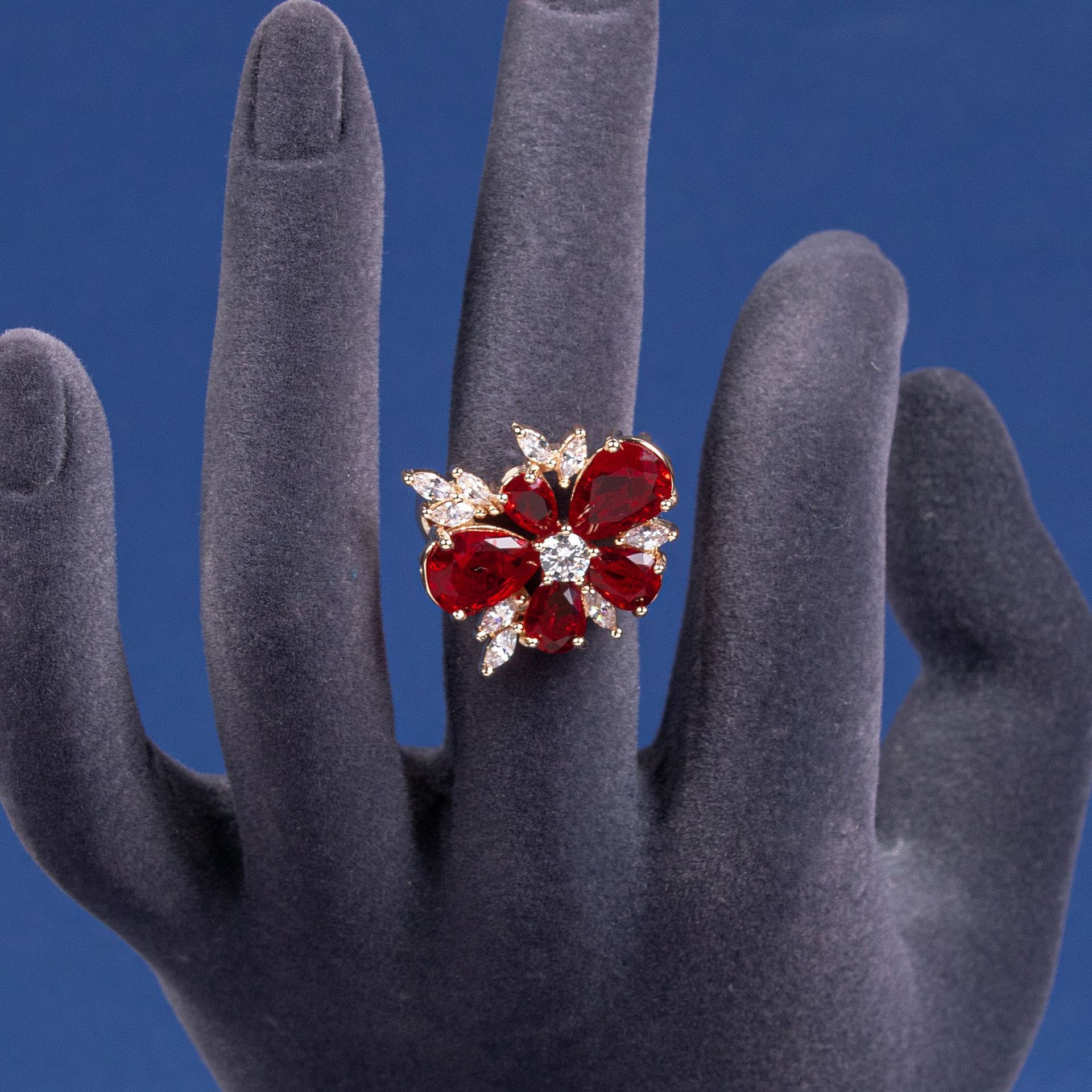 New creative floral zircon ring
