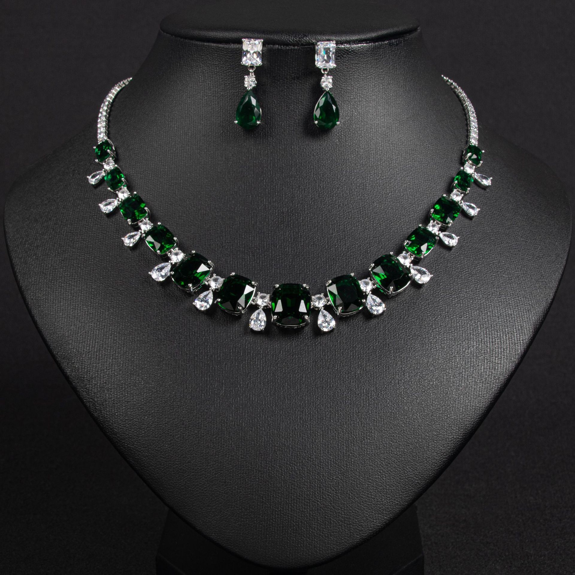 Zircon jewelry set