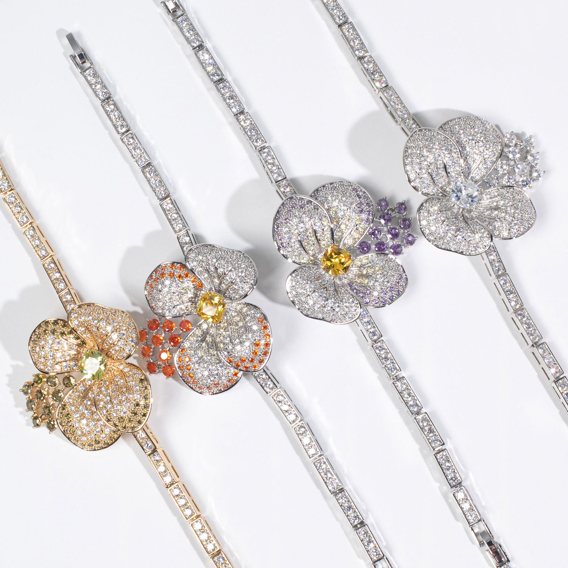 New elegant floral zircon bracelet