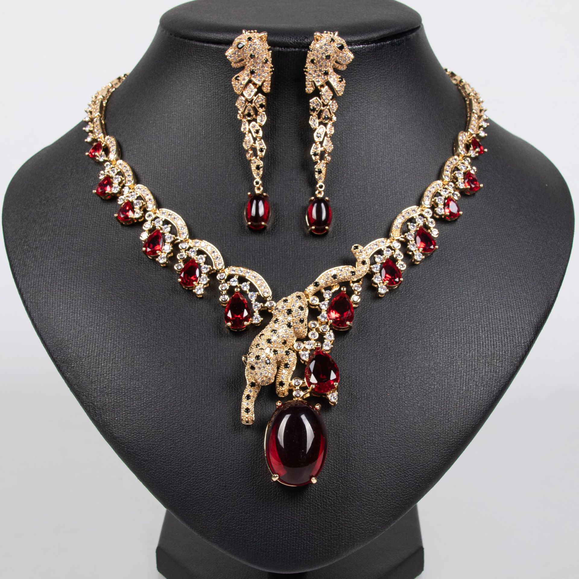 New Leopard Shaped Zircon Jewelry Set