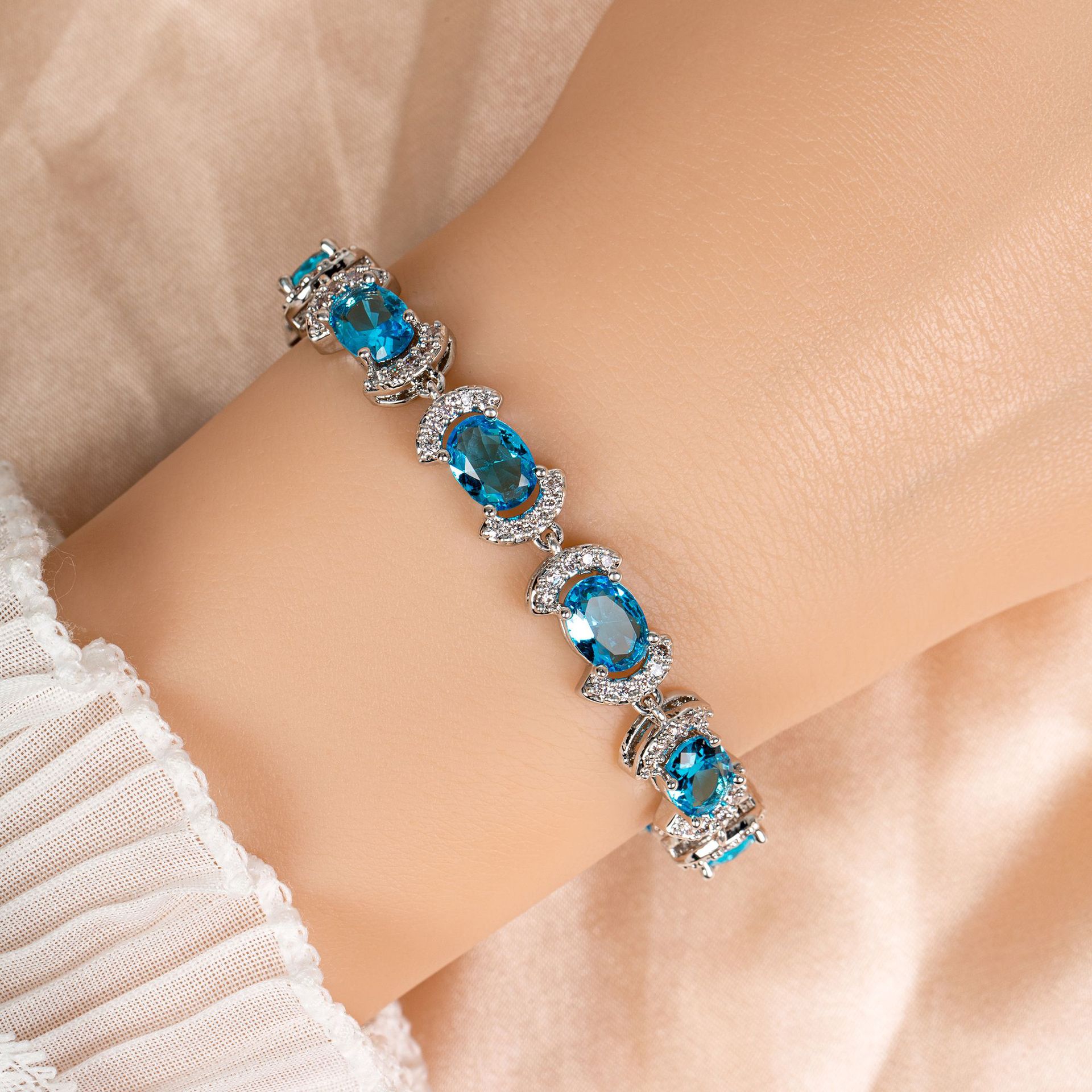 New simple zircon bracelet