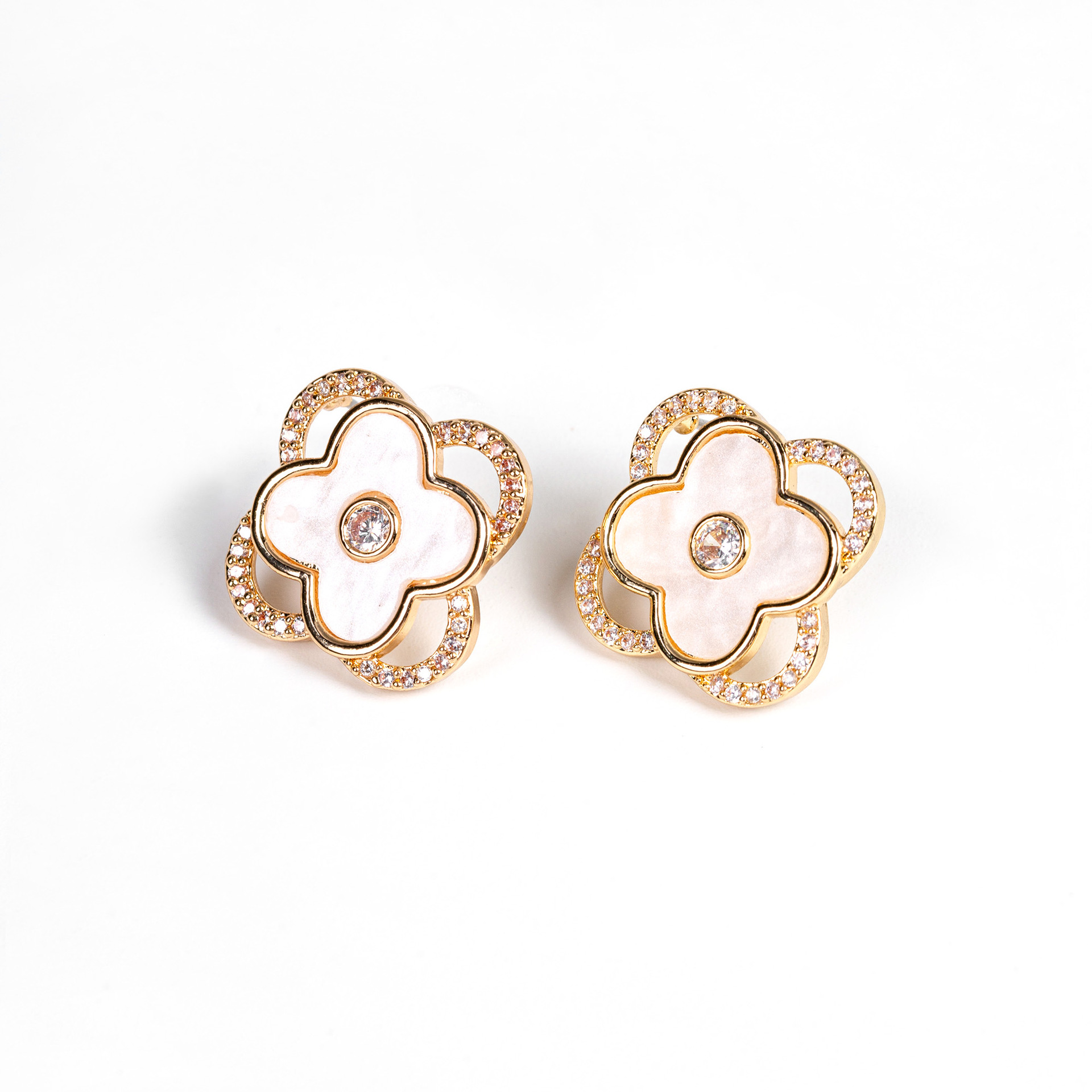 New creative four-leaf clover zircon earrings