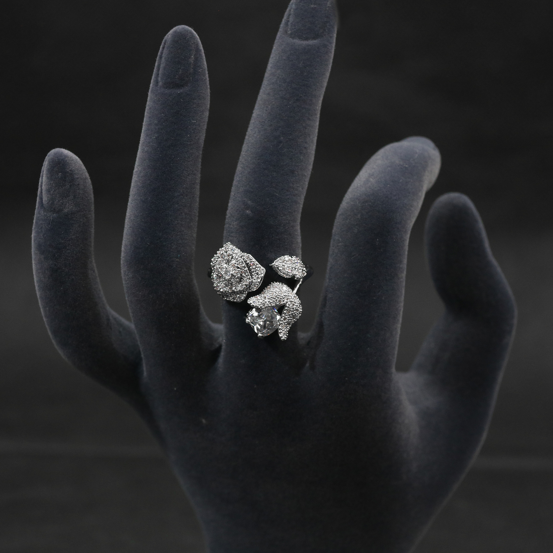New high quality creative flower zircon ring