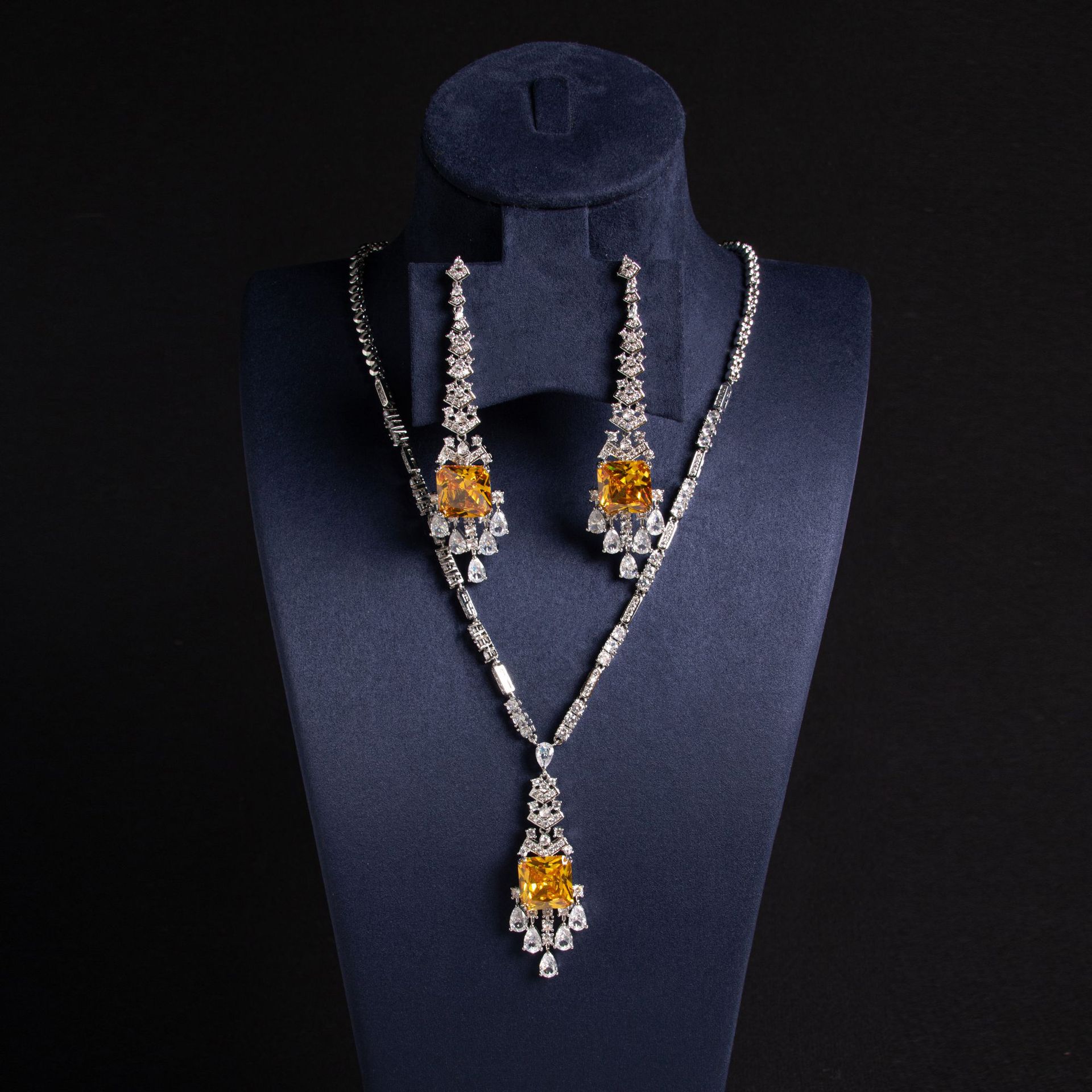 New zircon jewelry sets suitable for weddings