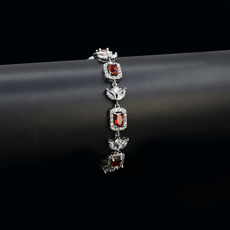 New elegant zircon bracelet
