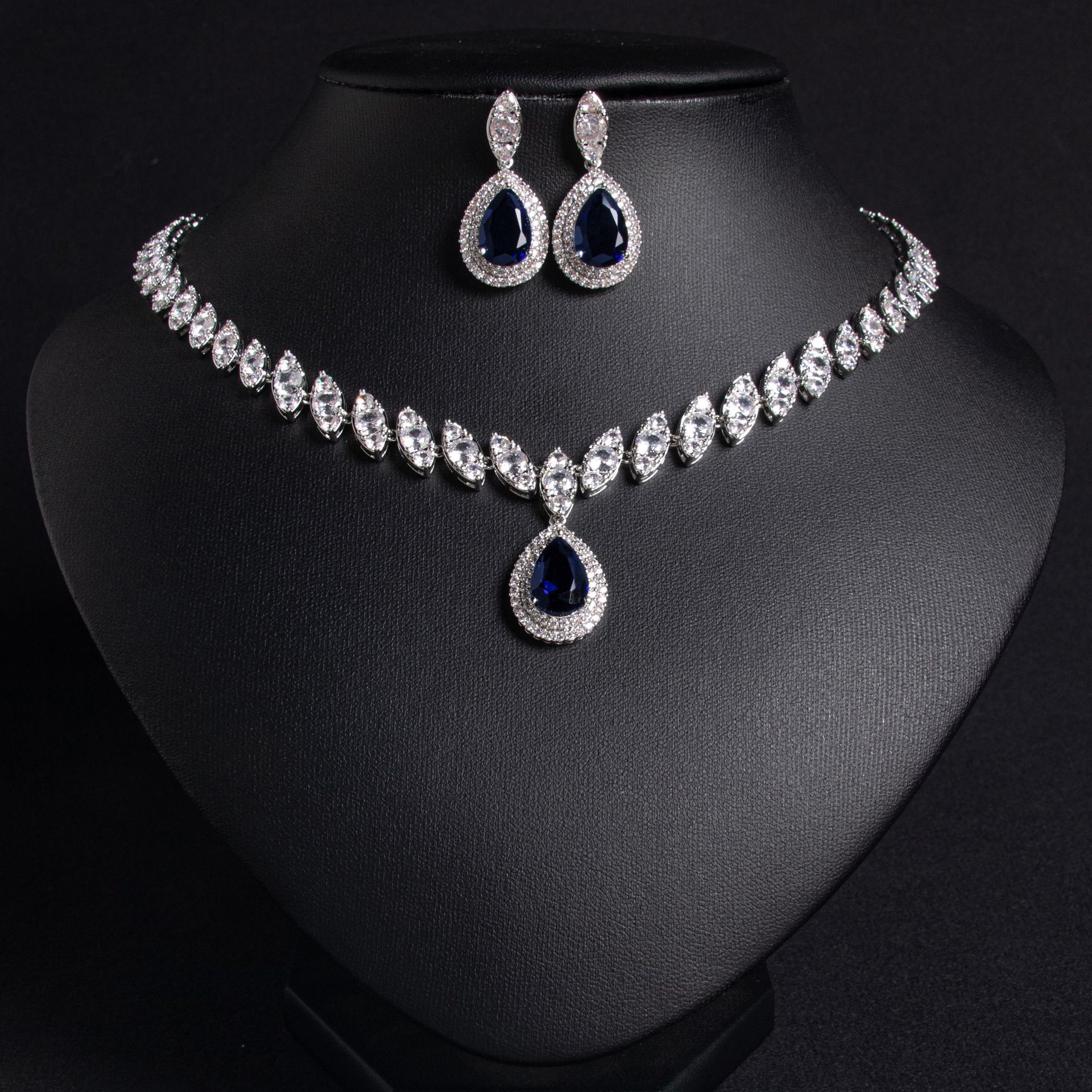 New arrival zircon necklace and earring sets suitable for wholesale