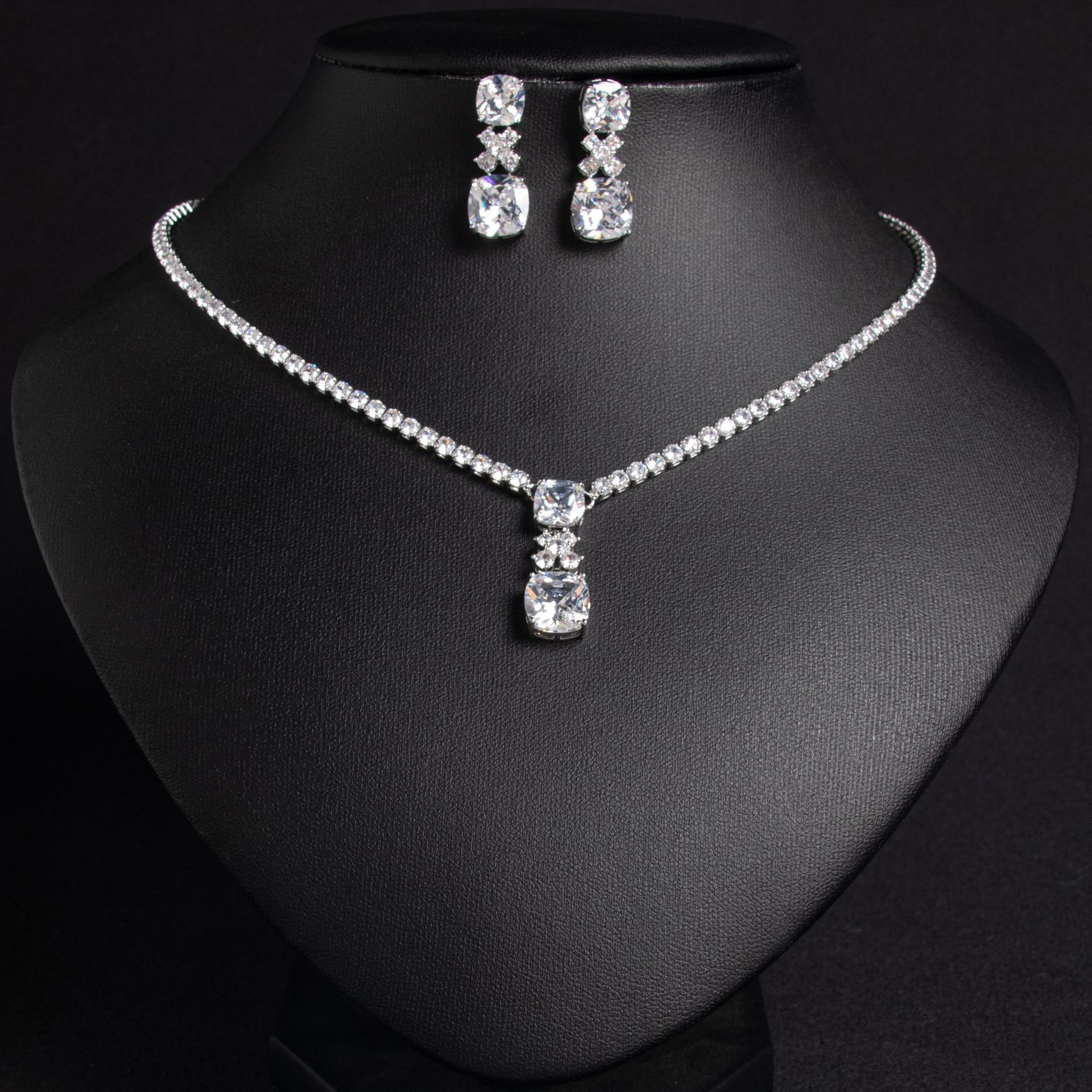 New simple and elegant zircon jewelry set
