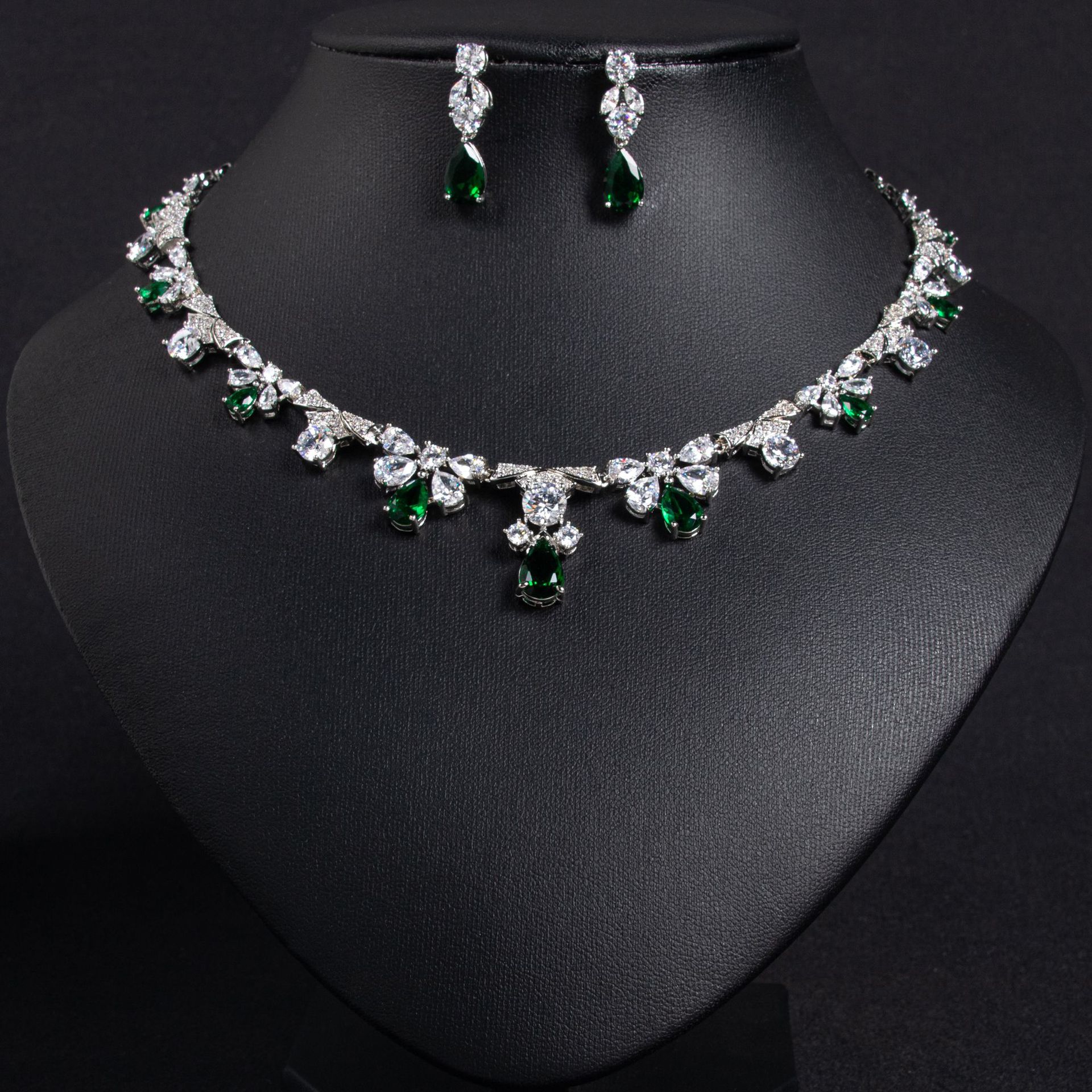 Zircon jewelry set