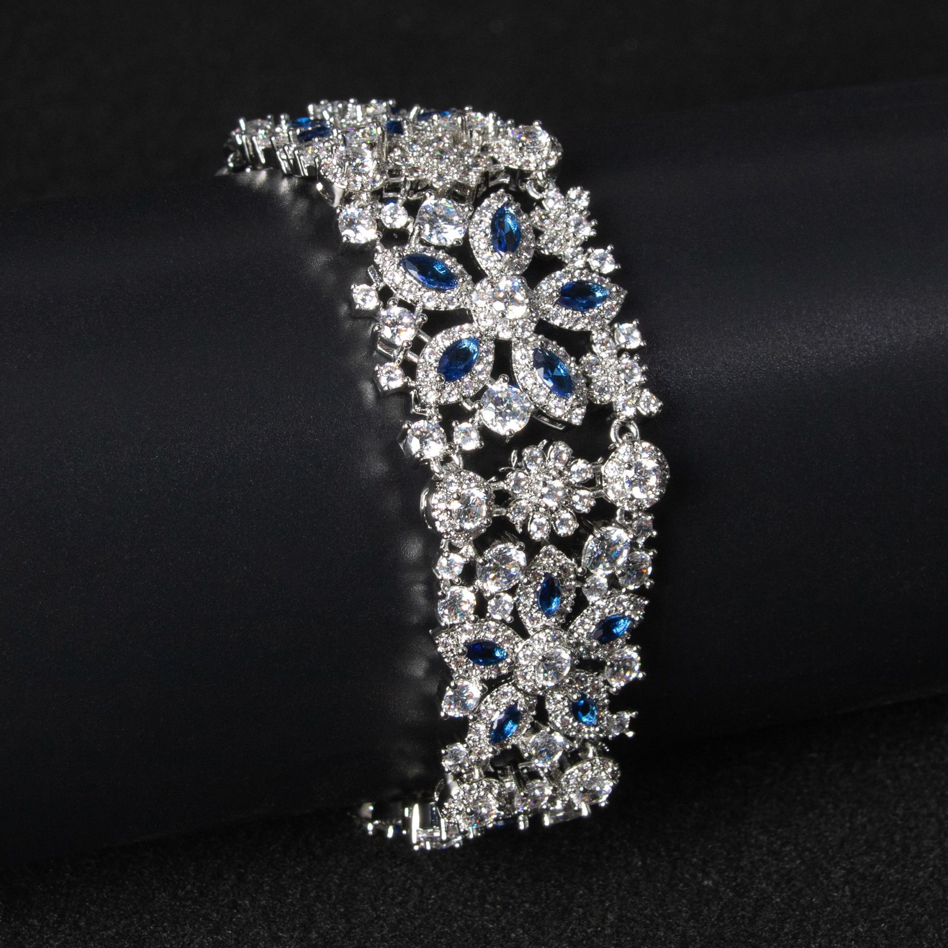 New Flower Zircon Bracelet
