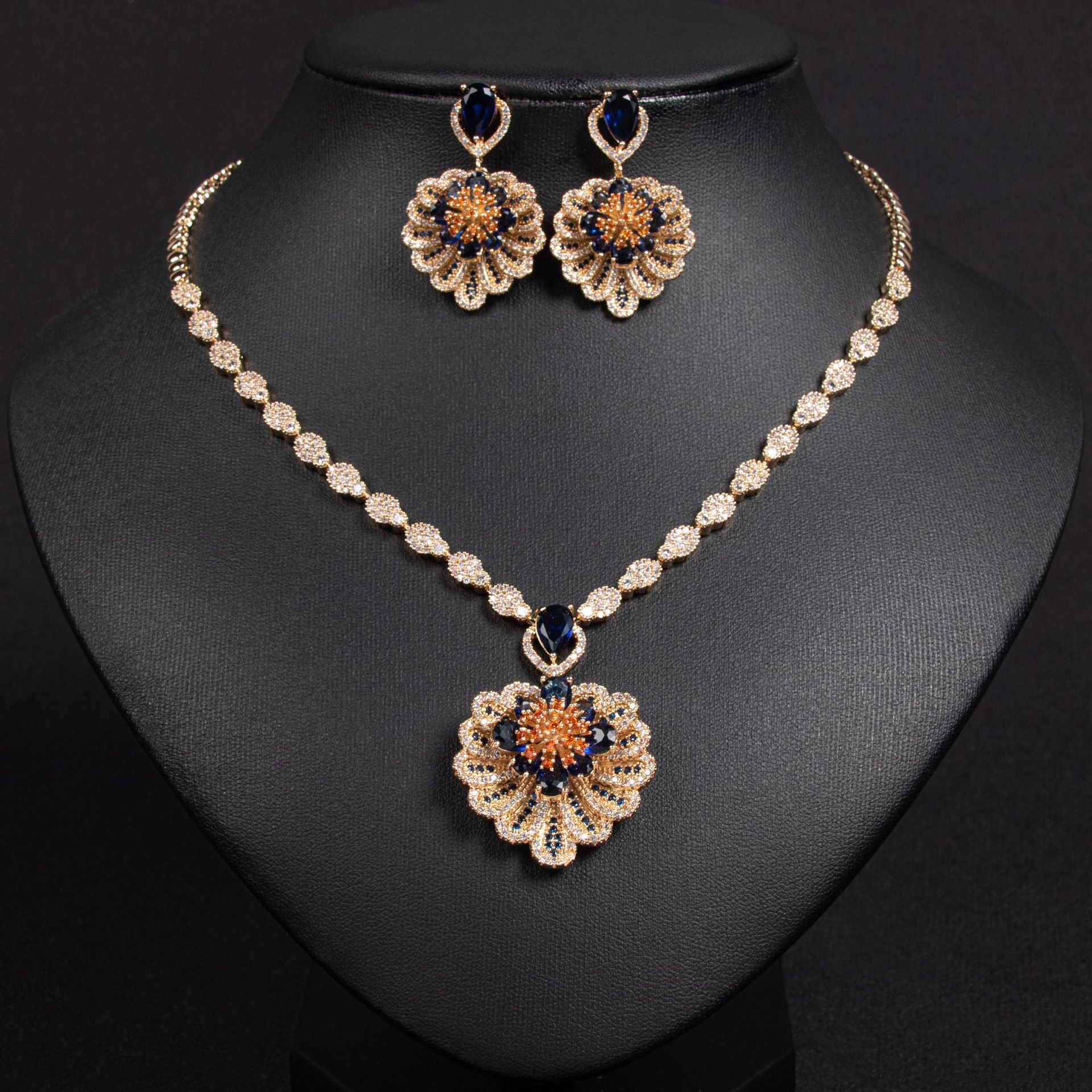 New Creative Lotus Style Zirconia Necklace and Earring Set