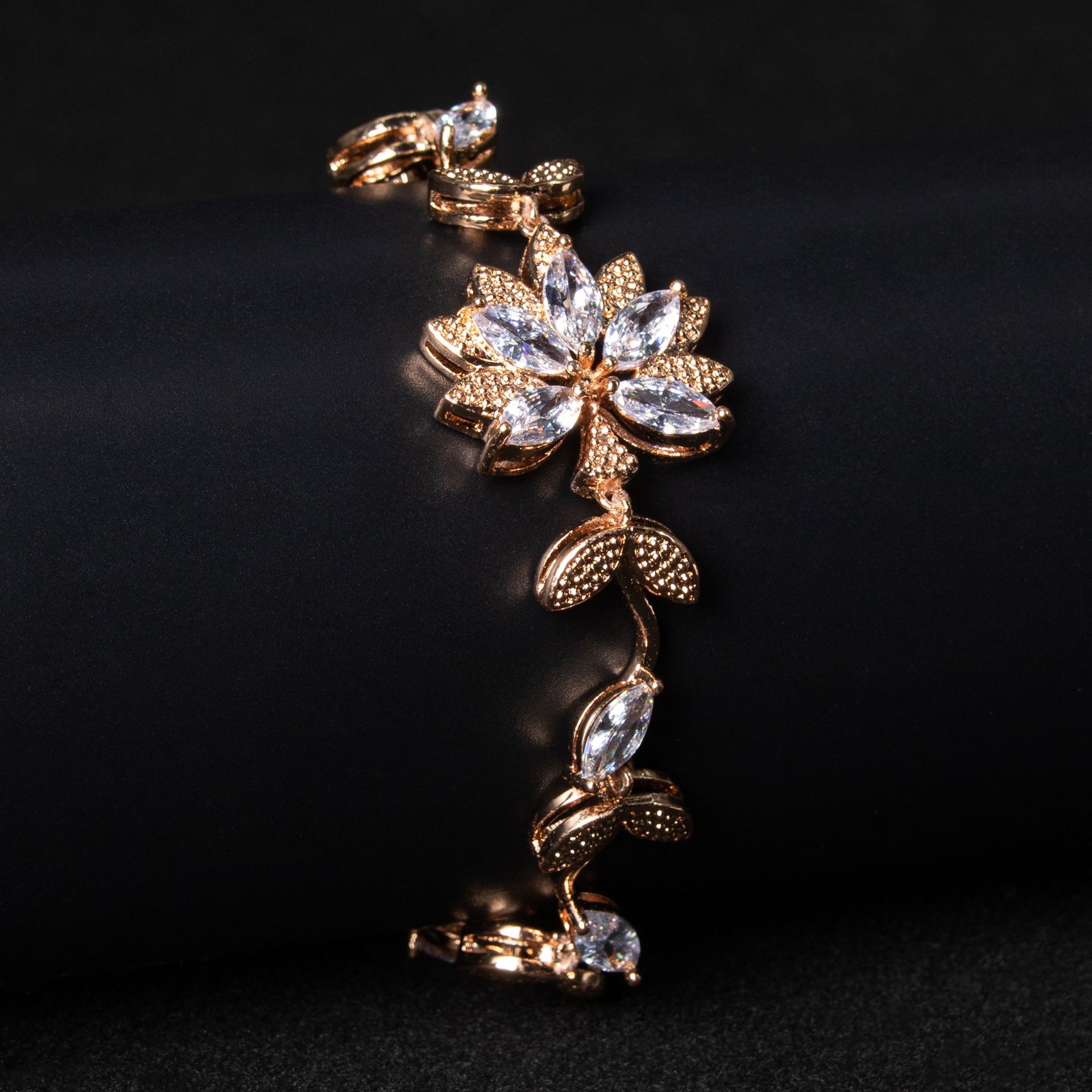 New high quality lotus zircon bracelet
