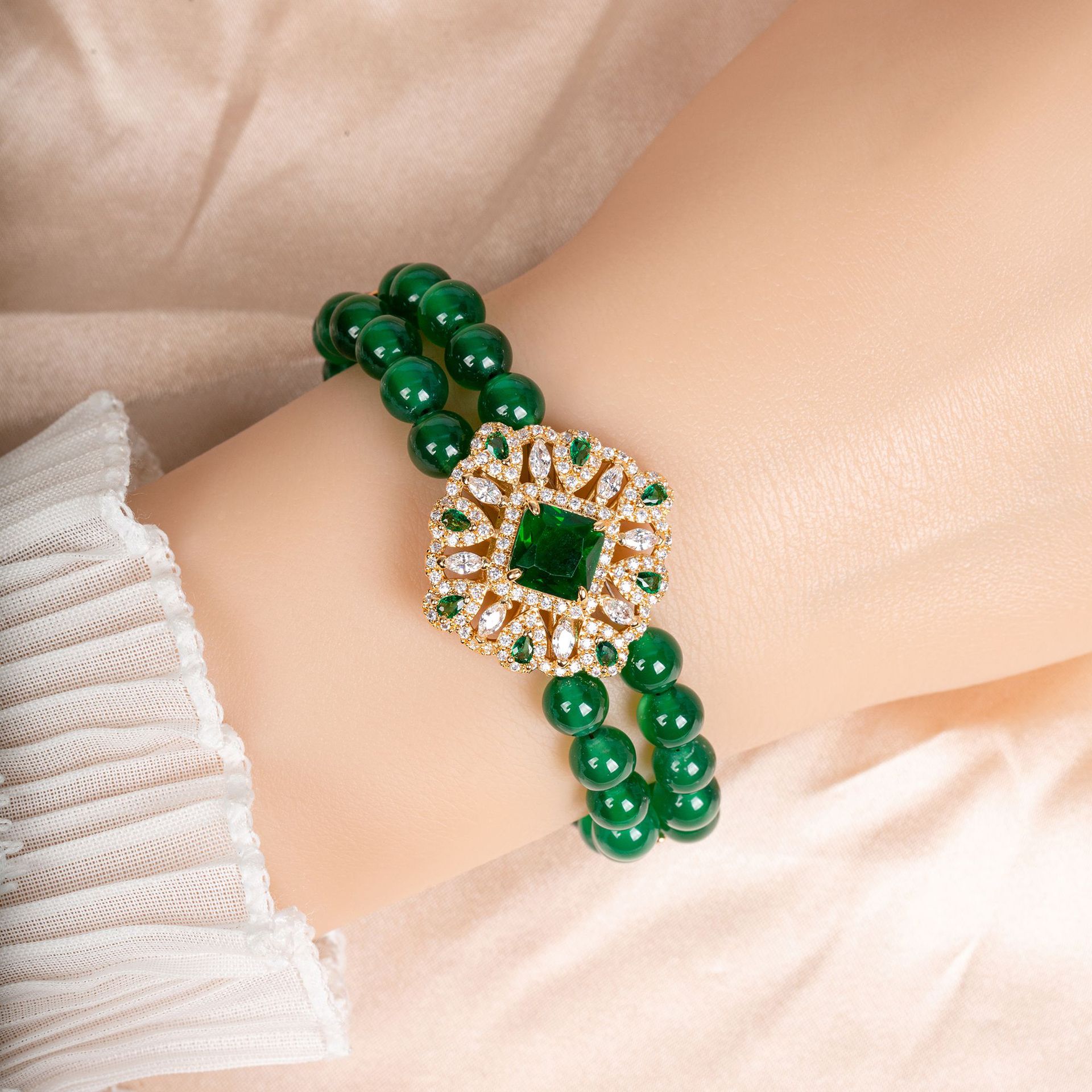 New elegant zircon bracelet