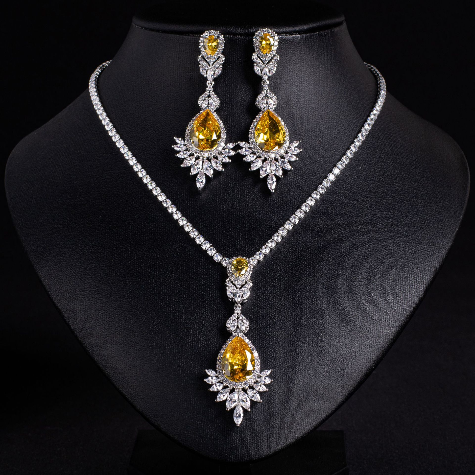 Zircon jewelry set