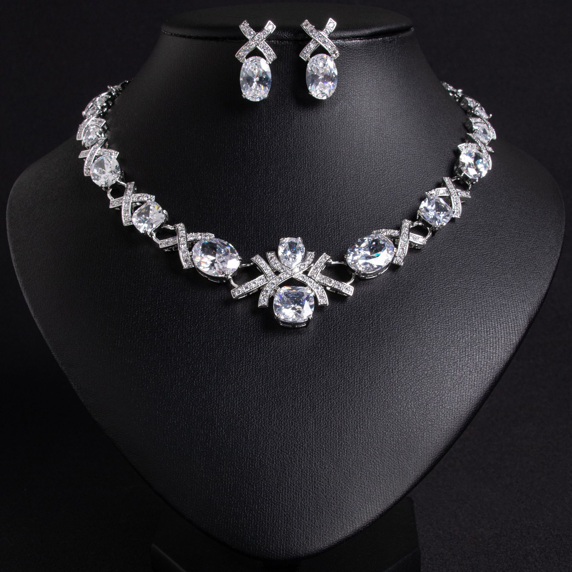 New elegant zircon jewelry set