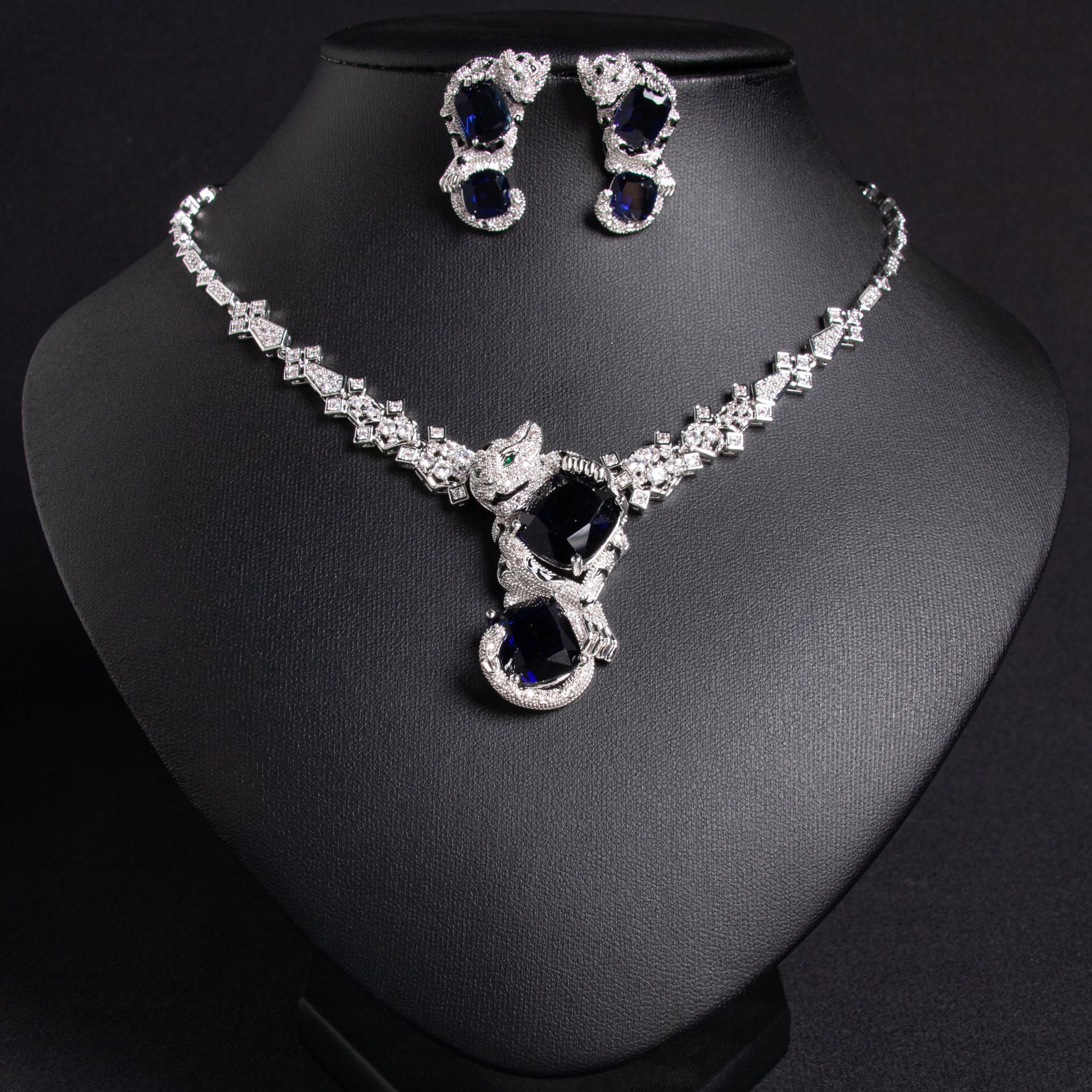 New Leopard Embracing Zircon Jewelry Set