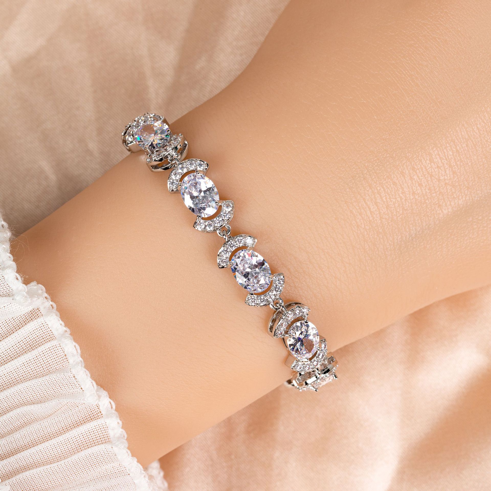 New simple zircon bracelet