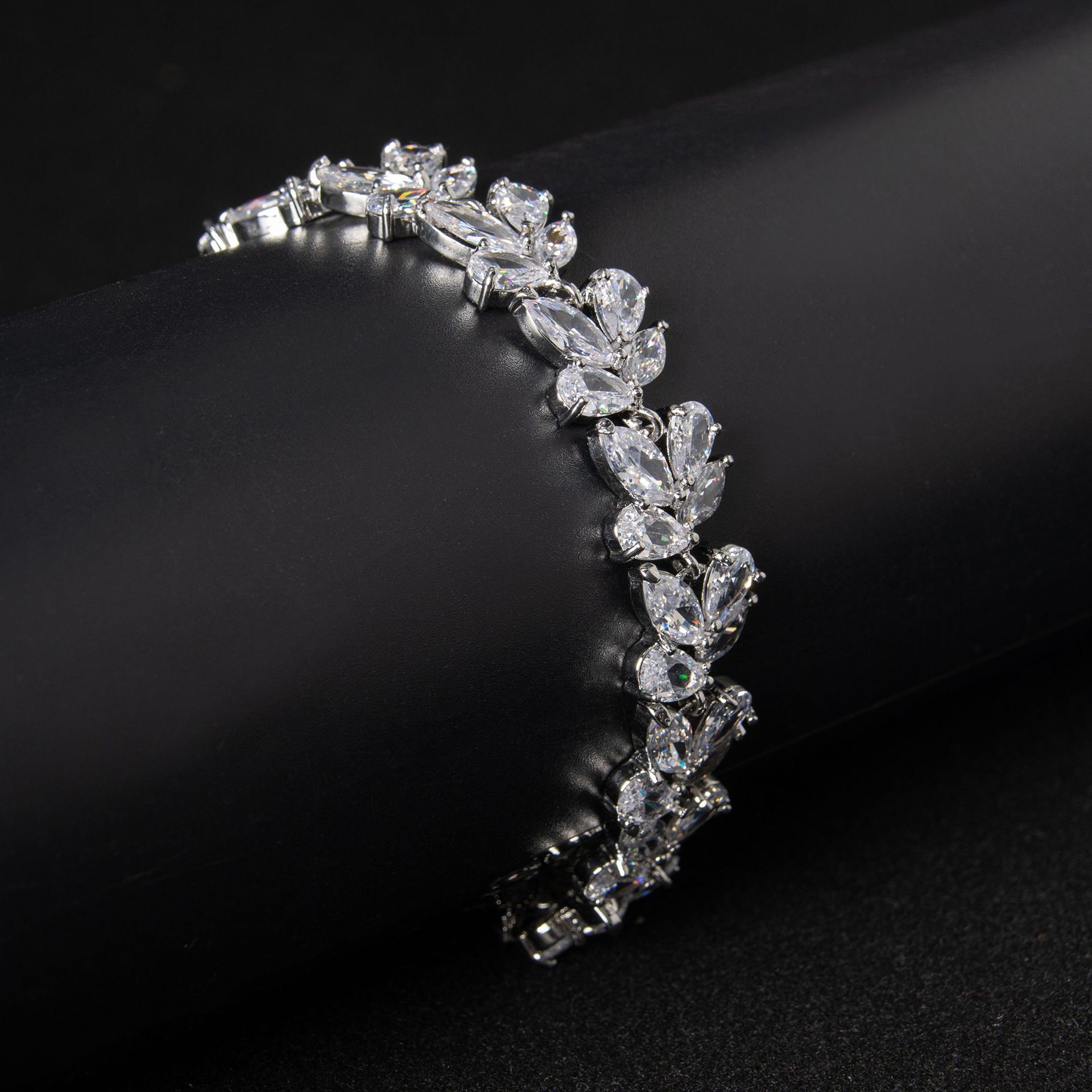 New creative wheat ear zircon bracelet