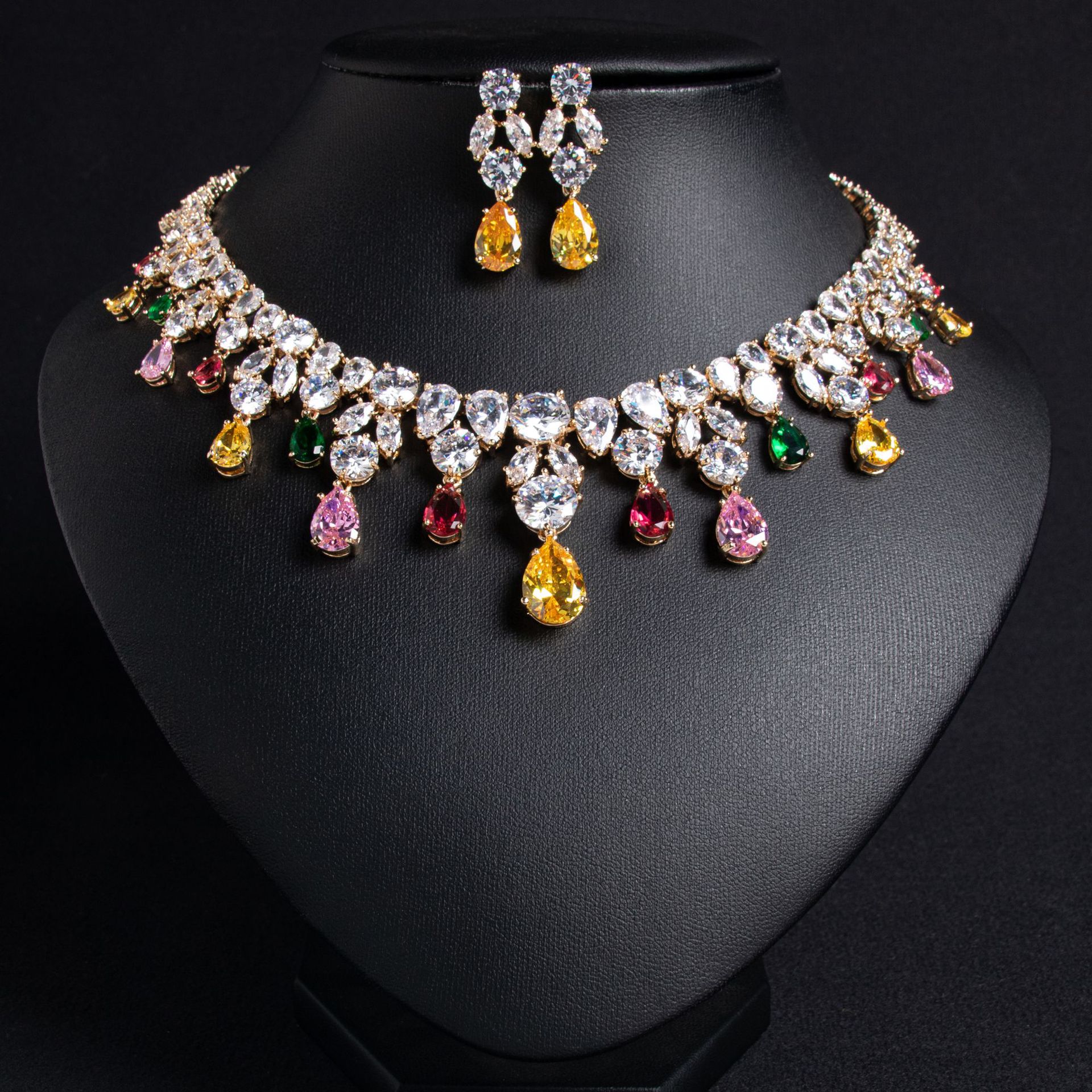 New zircon jewelry set suitable for parties