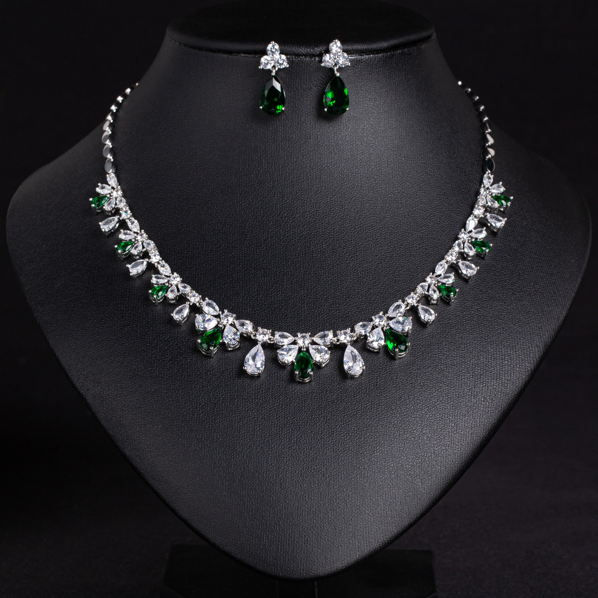 New elegant zircon jewelry set