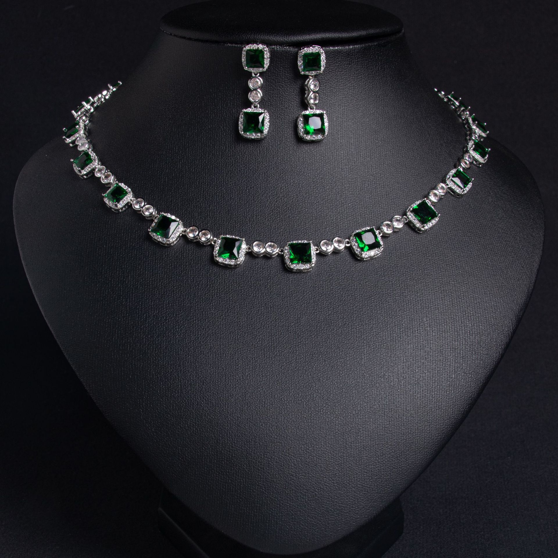 New zircon jewelry set suitable for date
