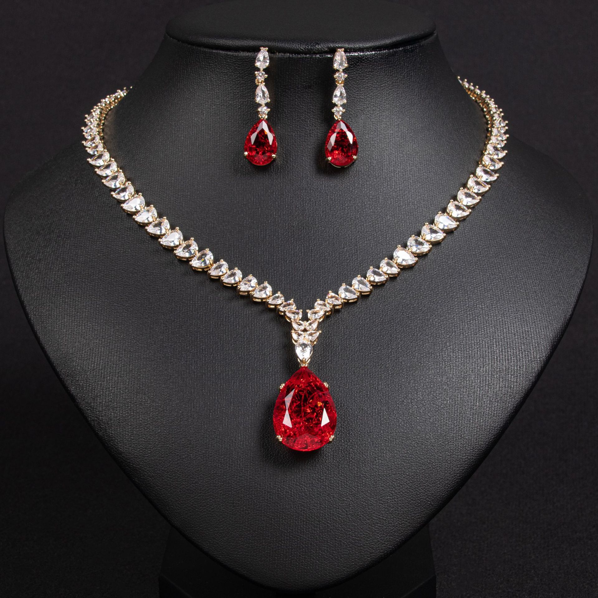 New zircon jewelry set suitable for parties