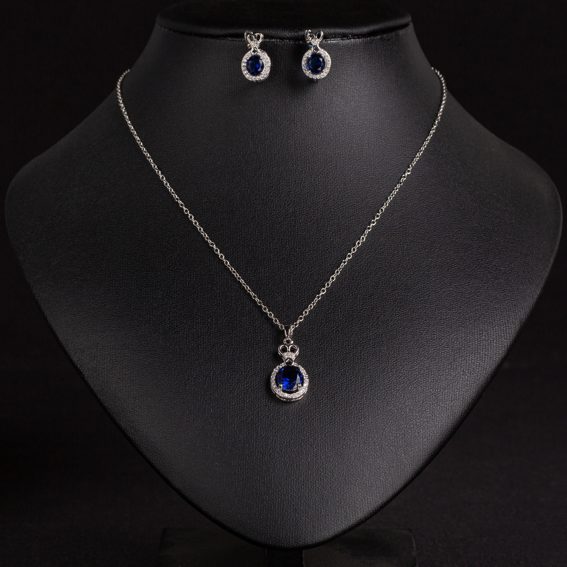 New elegant zircon jewelry set
