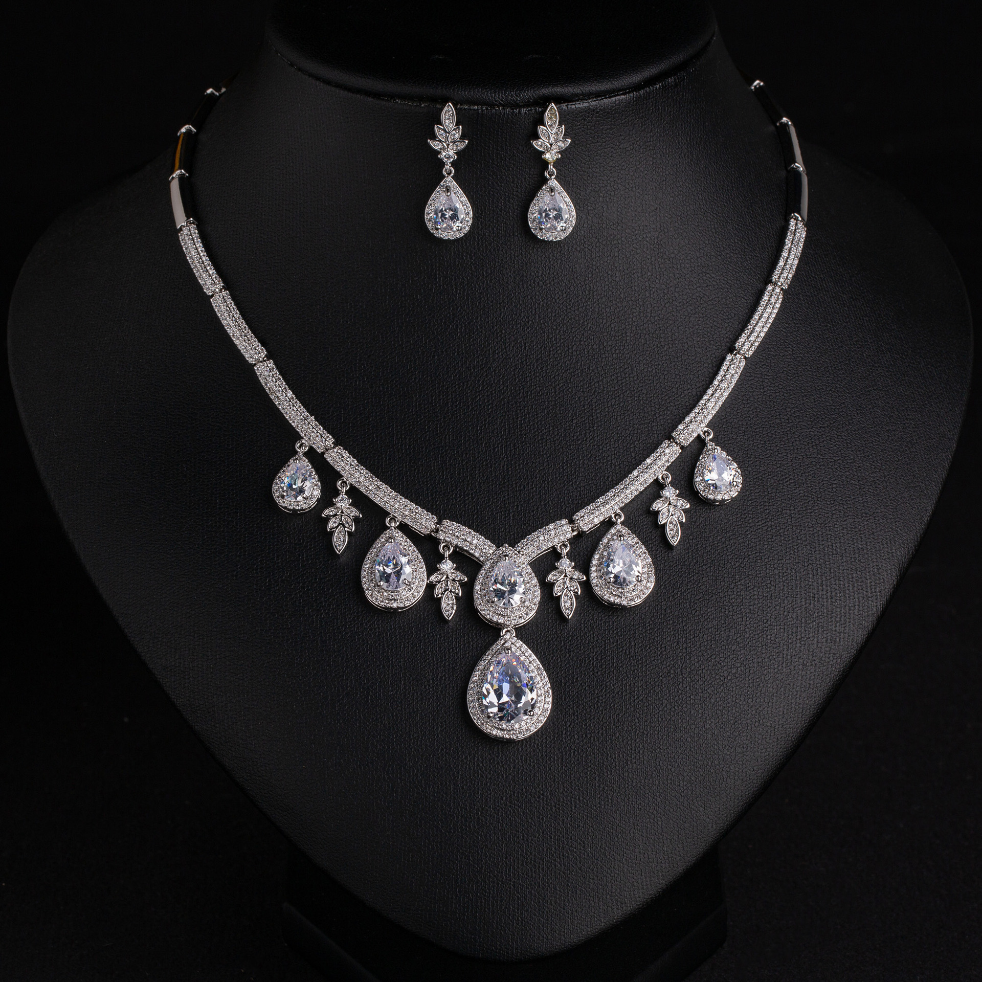 Zircon jewelry set
