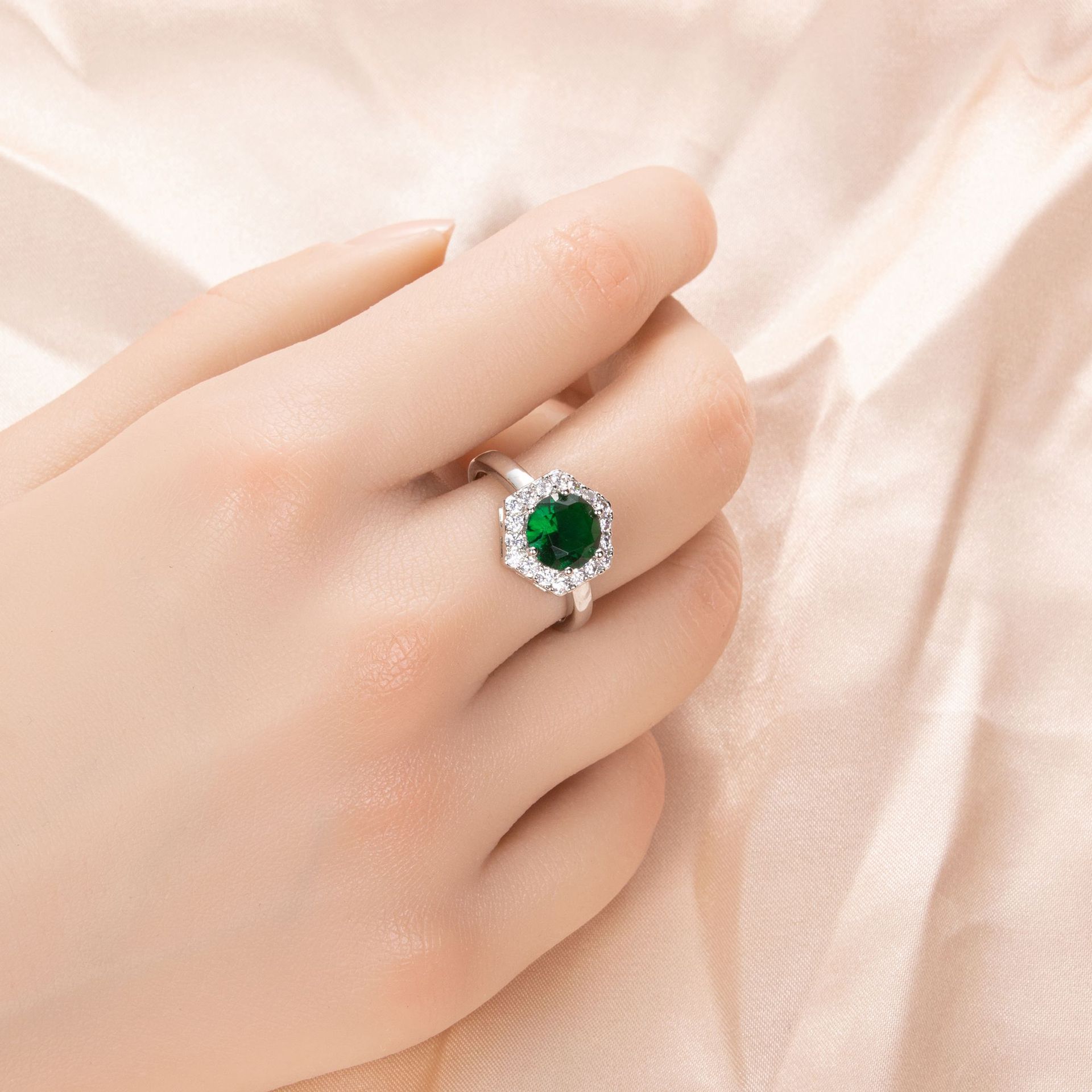 New high quality zircon ring