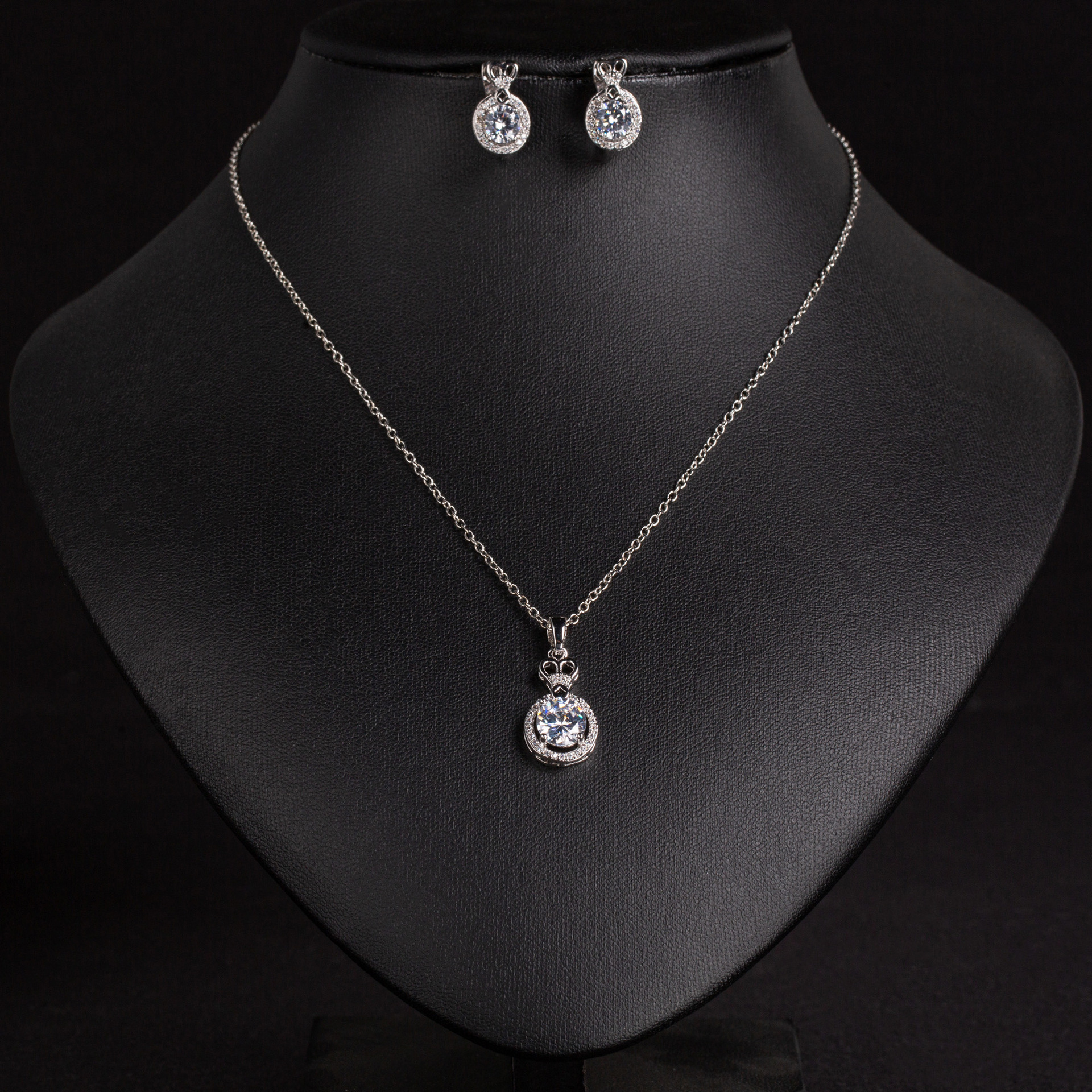New elegant zircon jewelry set