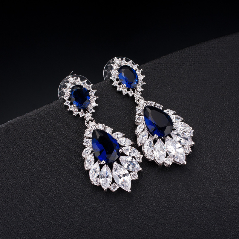 New elegant zircon earrings