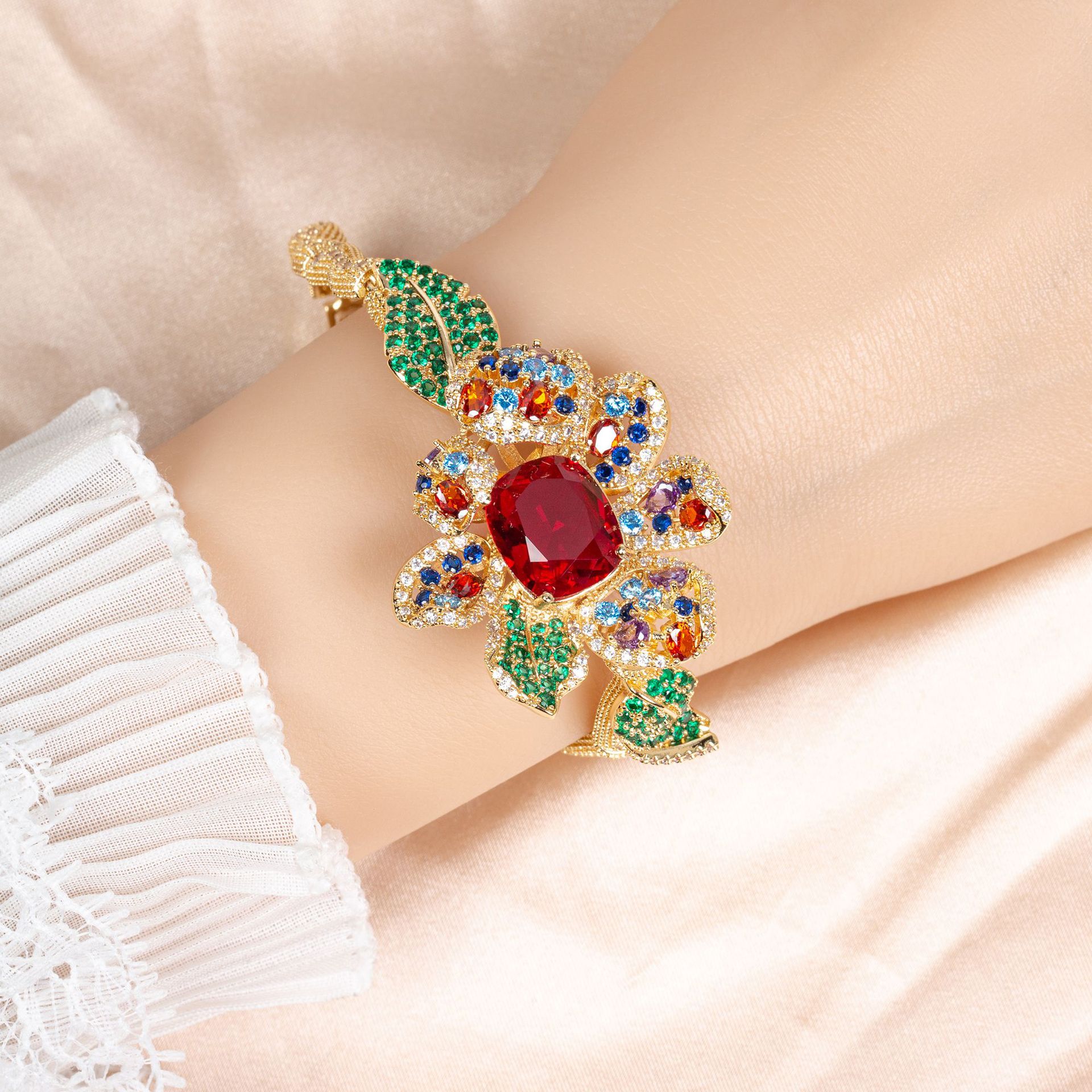 New flower leaf zircon bracelet