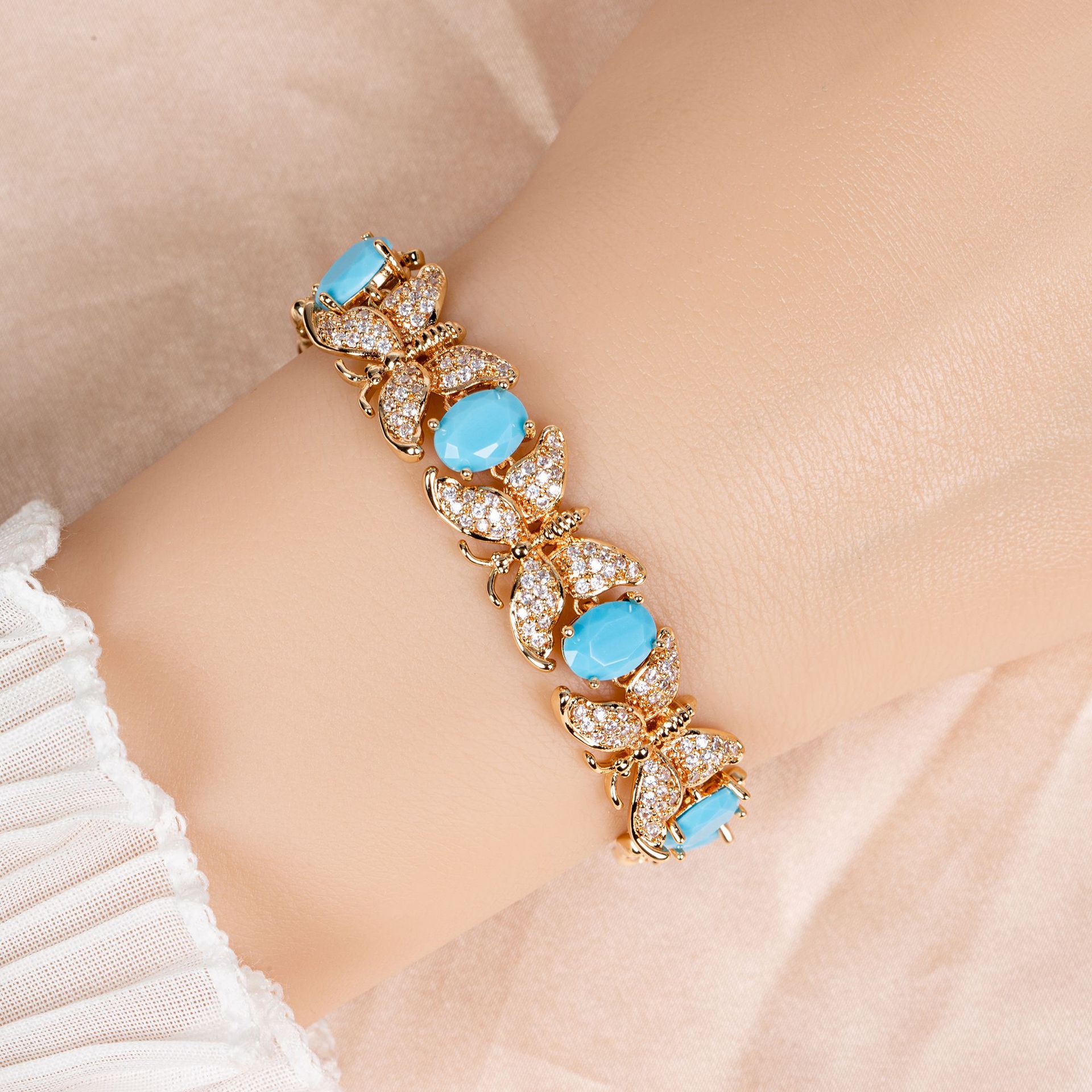New elegant butterfly zircon bracelet