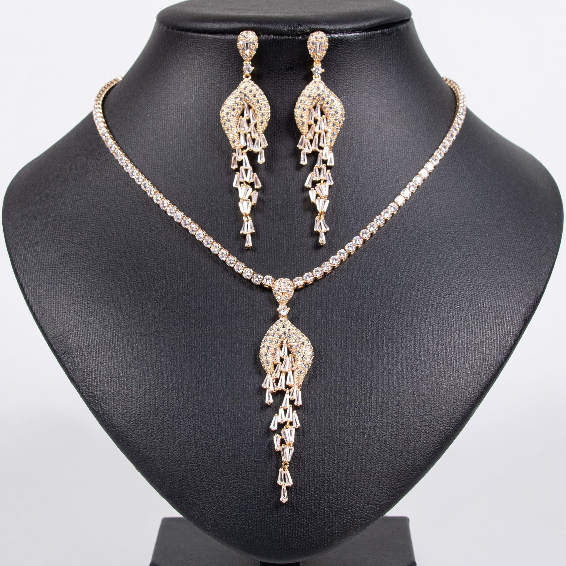 Zircon jewelry set