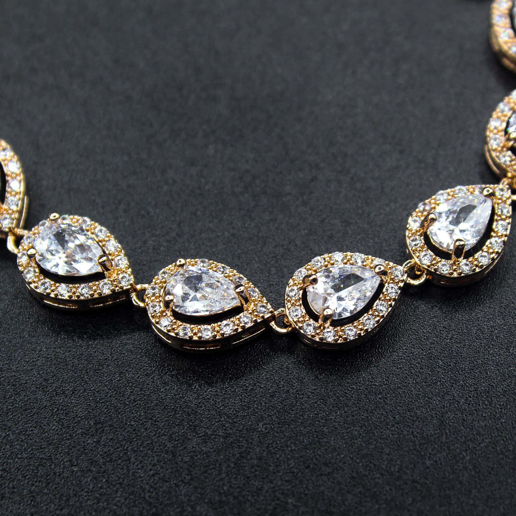 New teardrop zircon bracelet