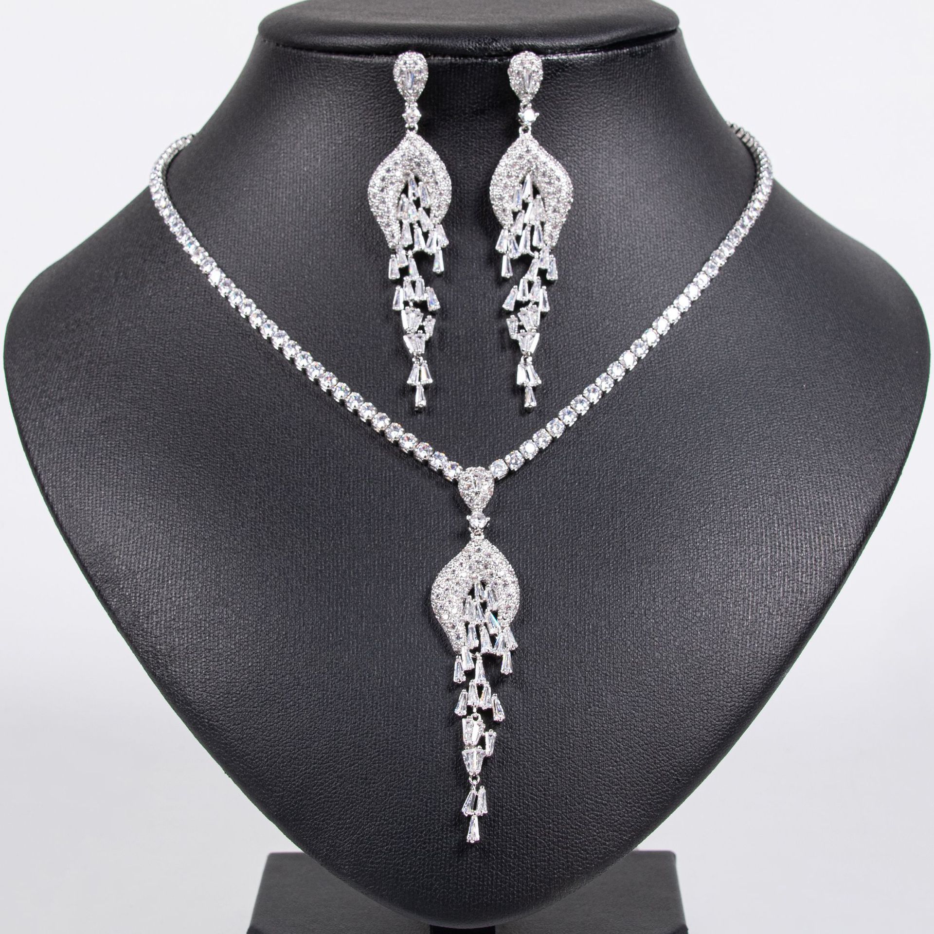 Zircon jewelry set