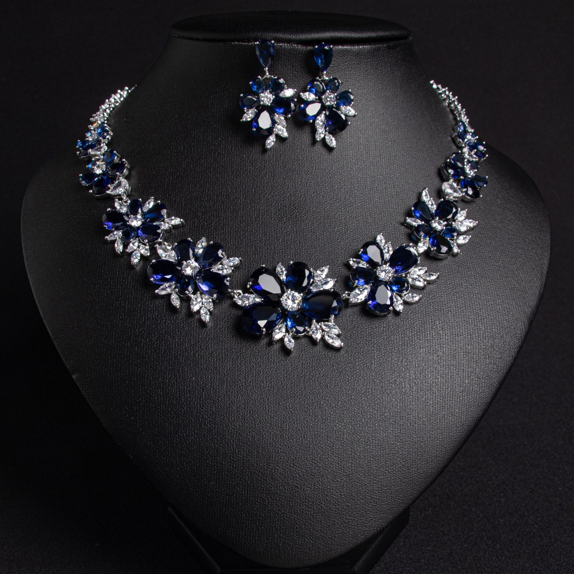 New Garland Zircon Jewelry Set