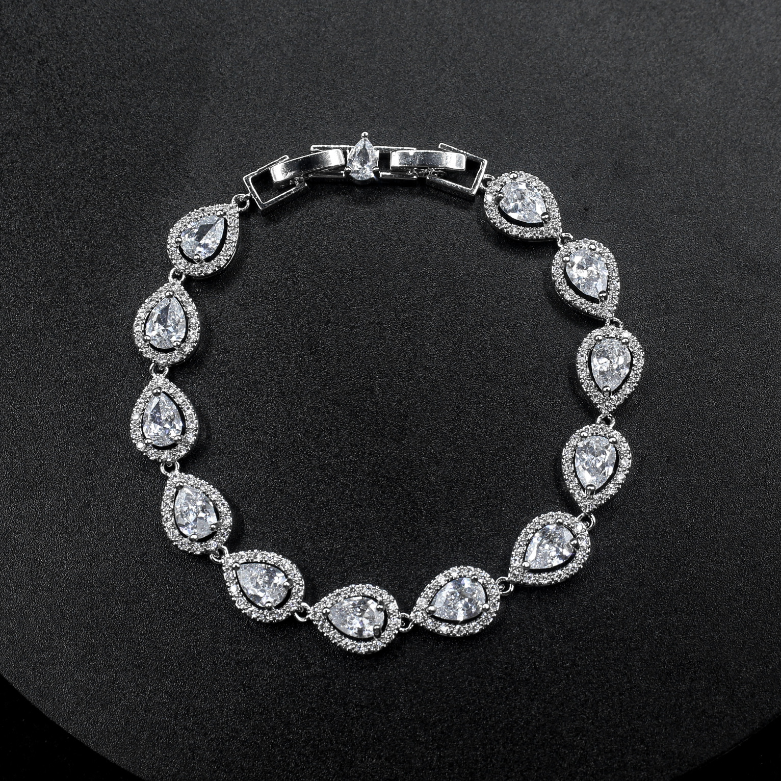 New teardrop zircon bracelet