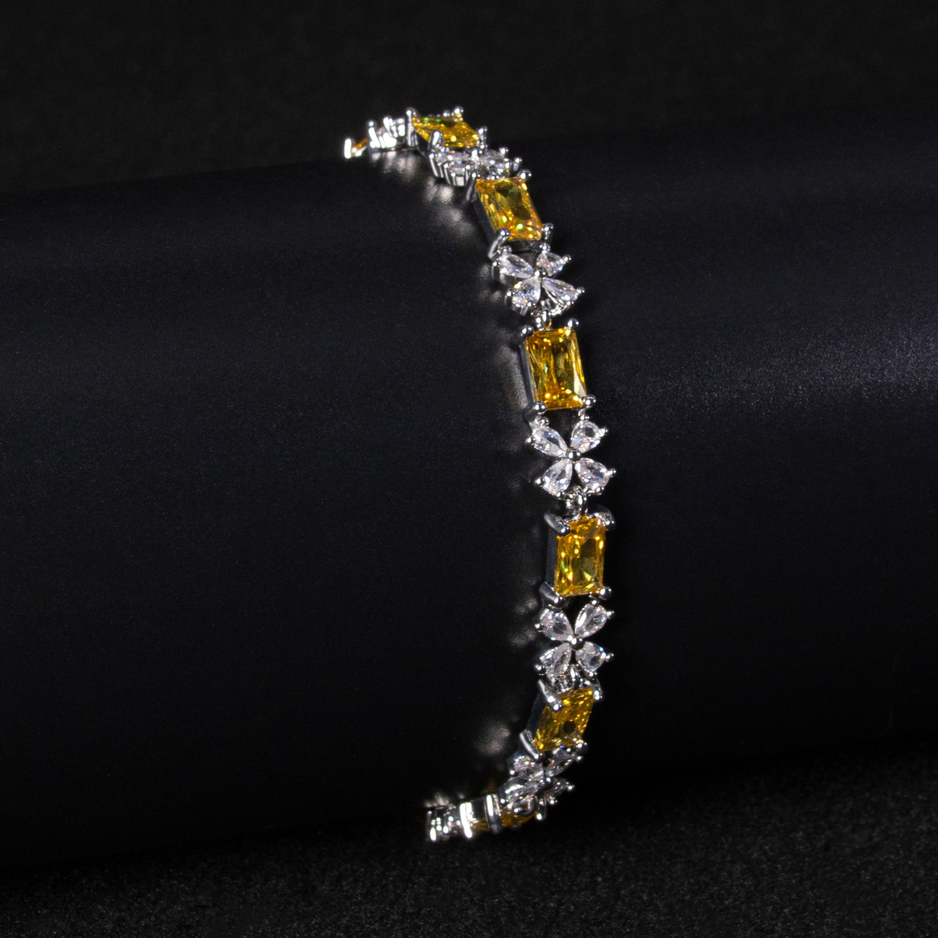 New simple zircon bracelet