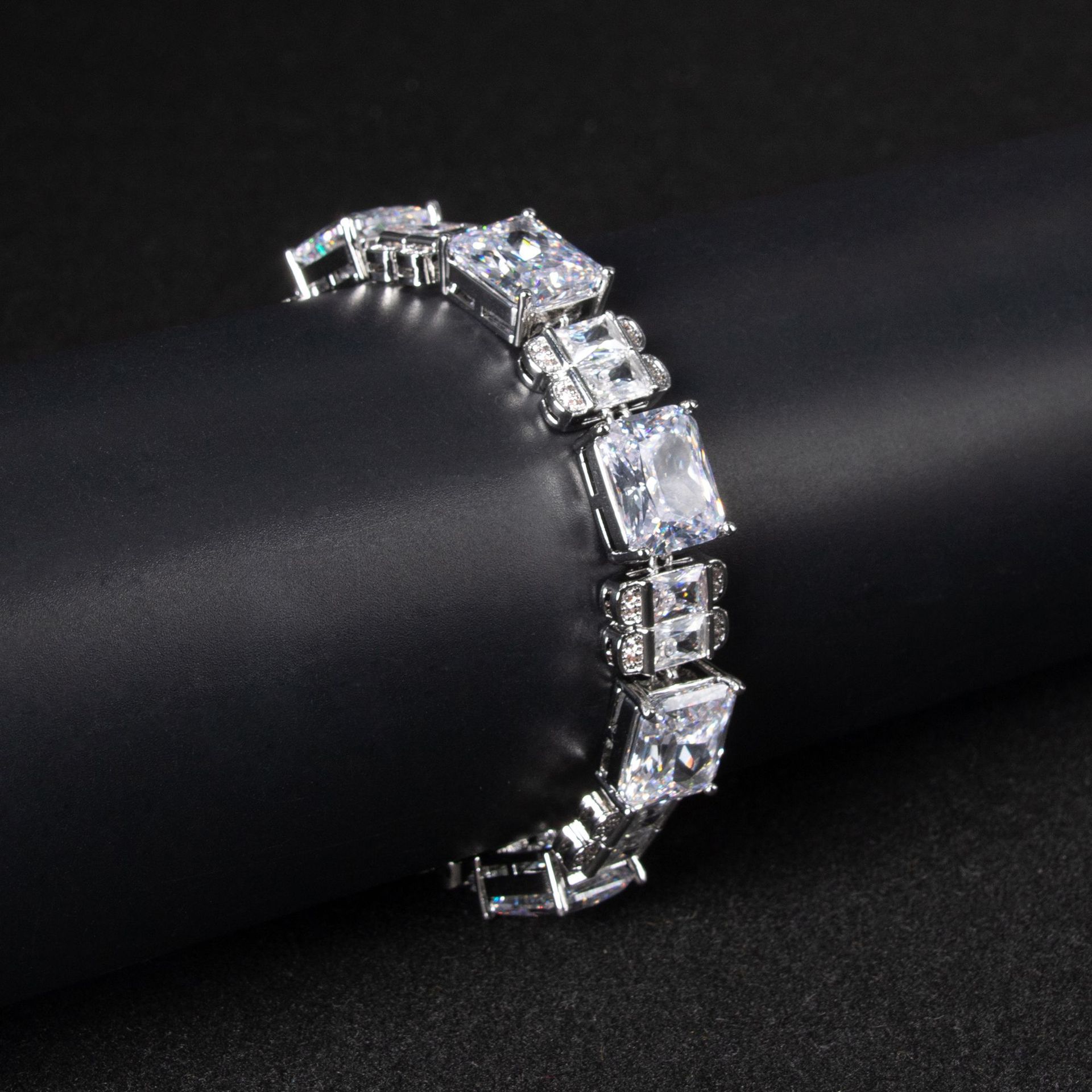 New hot selling zircon bracelet