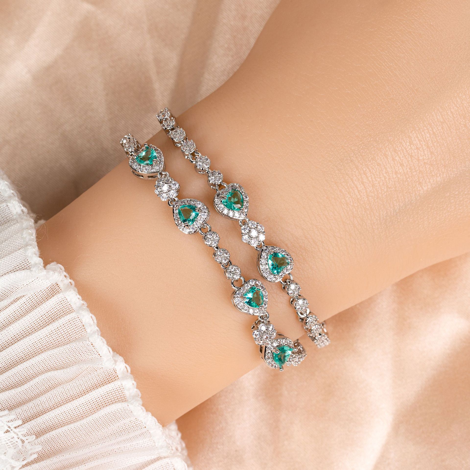 New elegant zircon bracelet