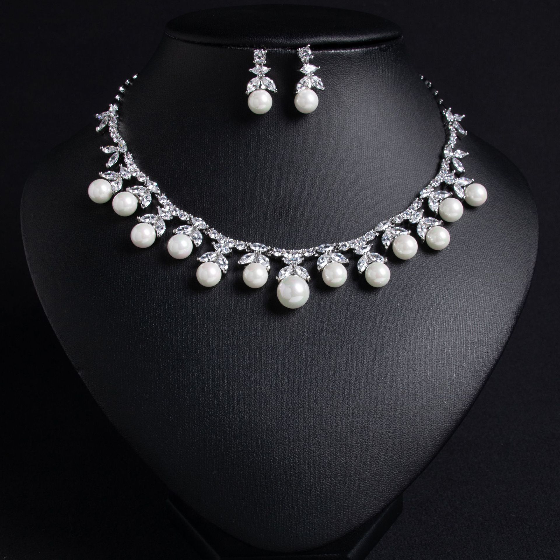 Zircon jewelry set