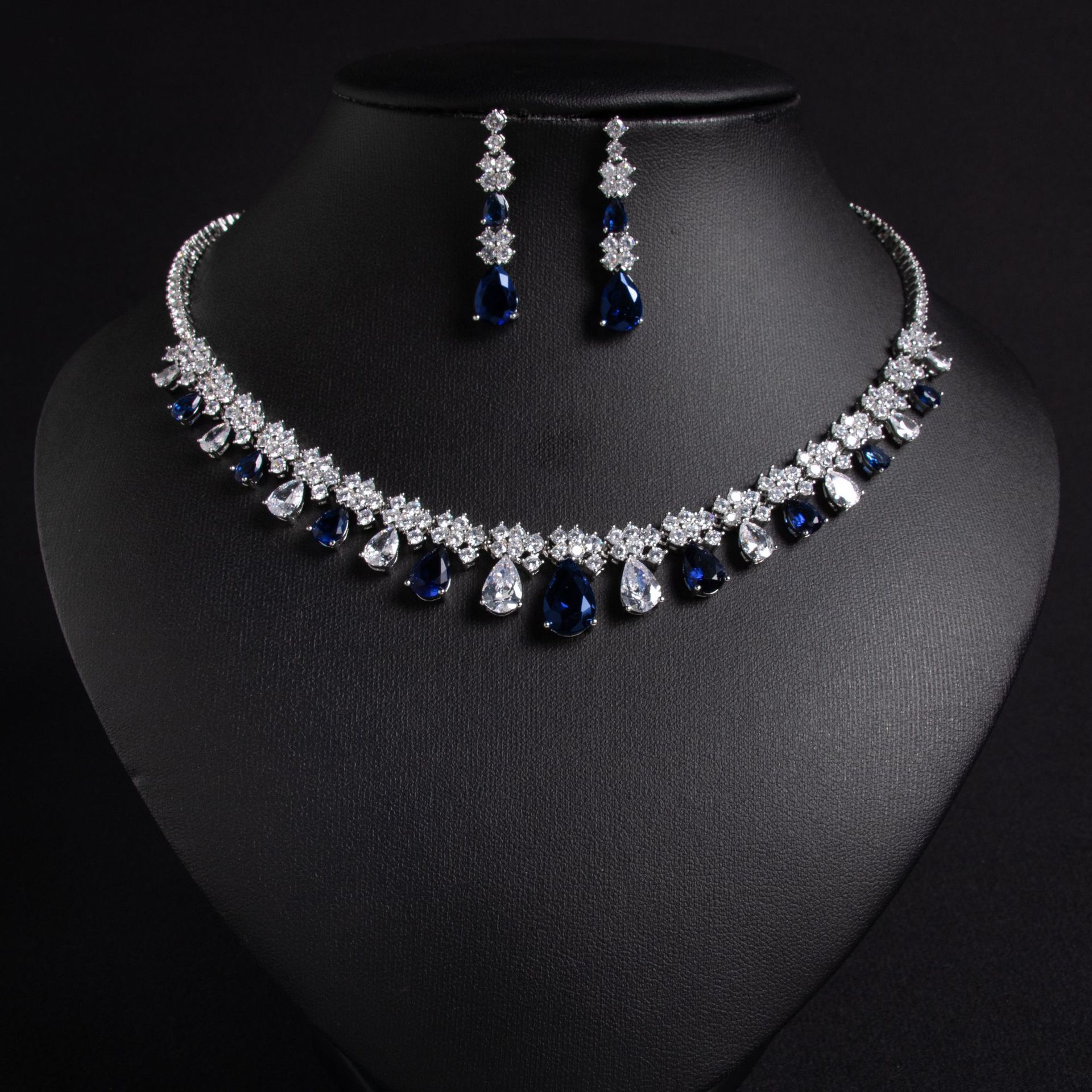 New elegant zircon jewelry set