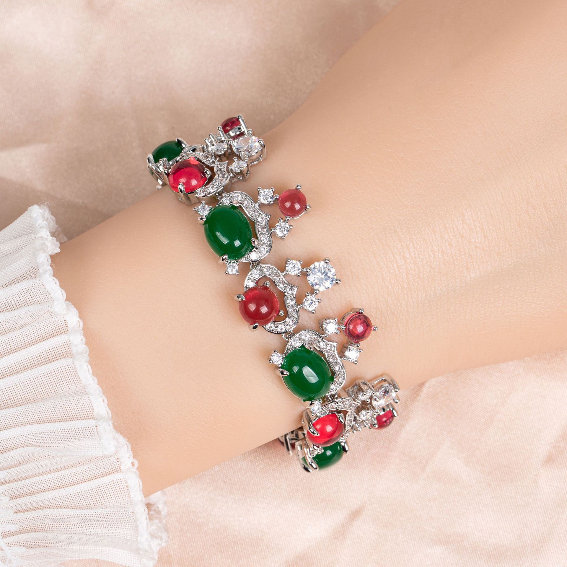 New zircon bracelet suitable for parties