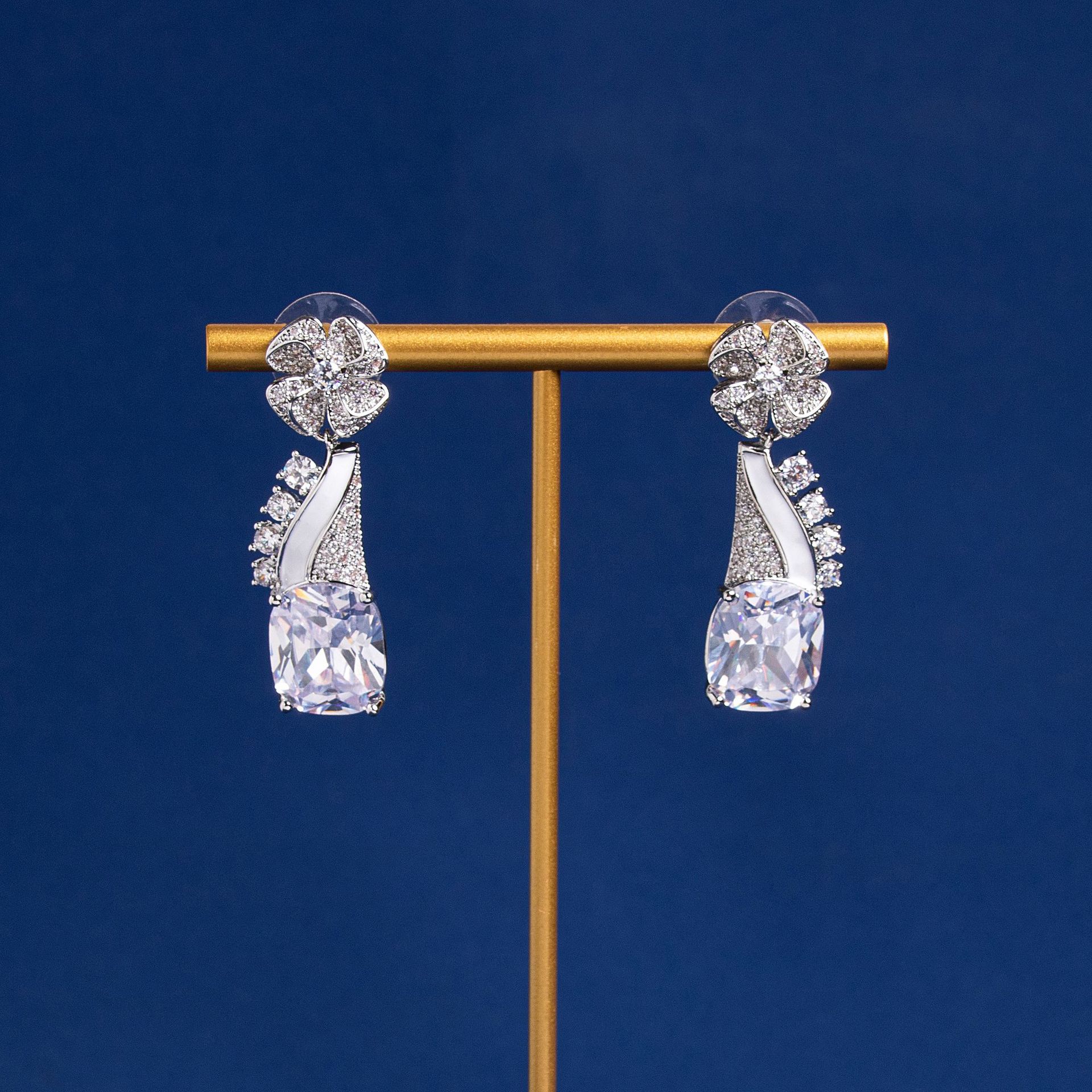 New elegant floral earrings