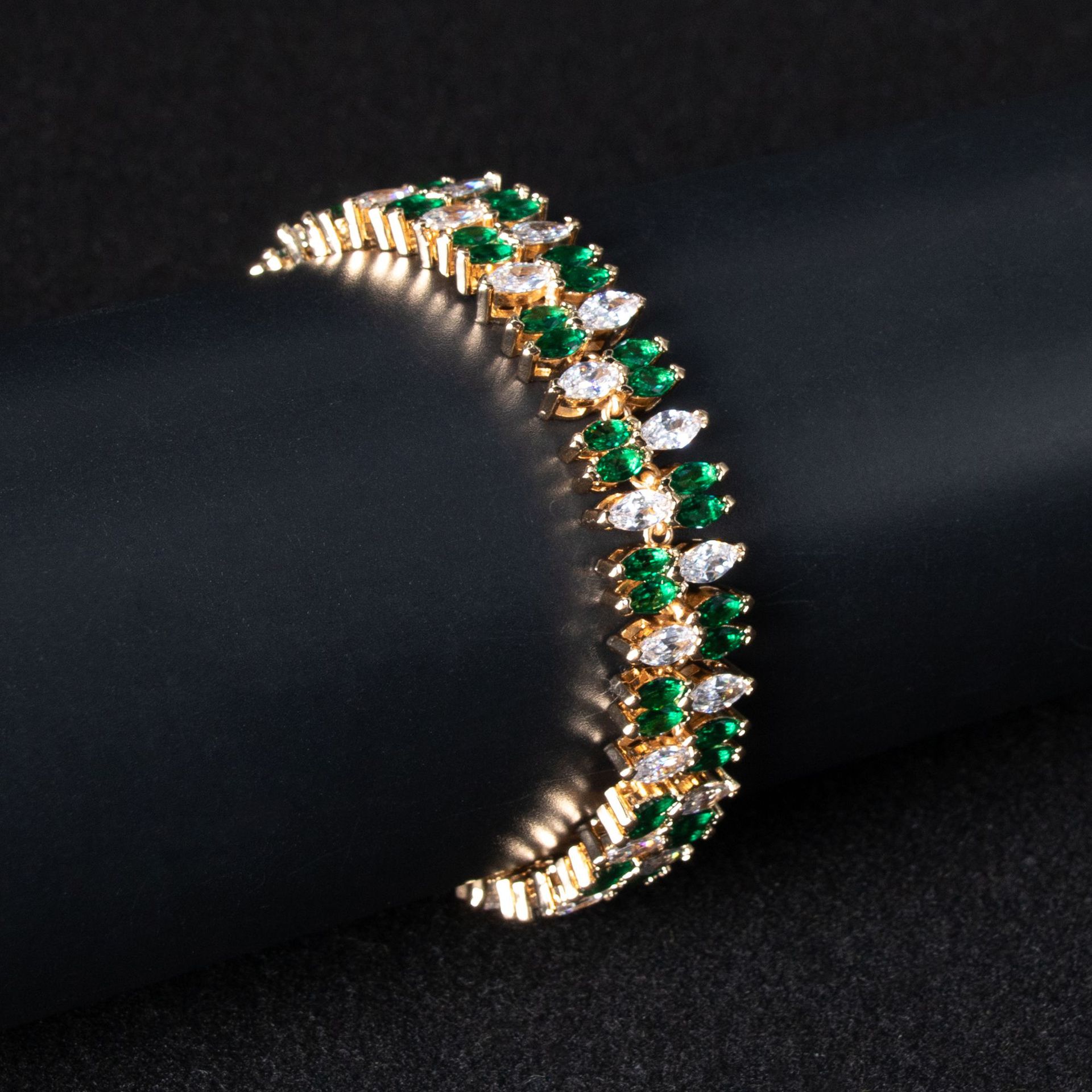 New high quality zircon bracelet