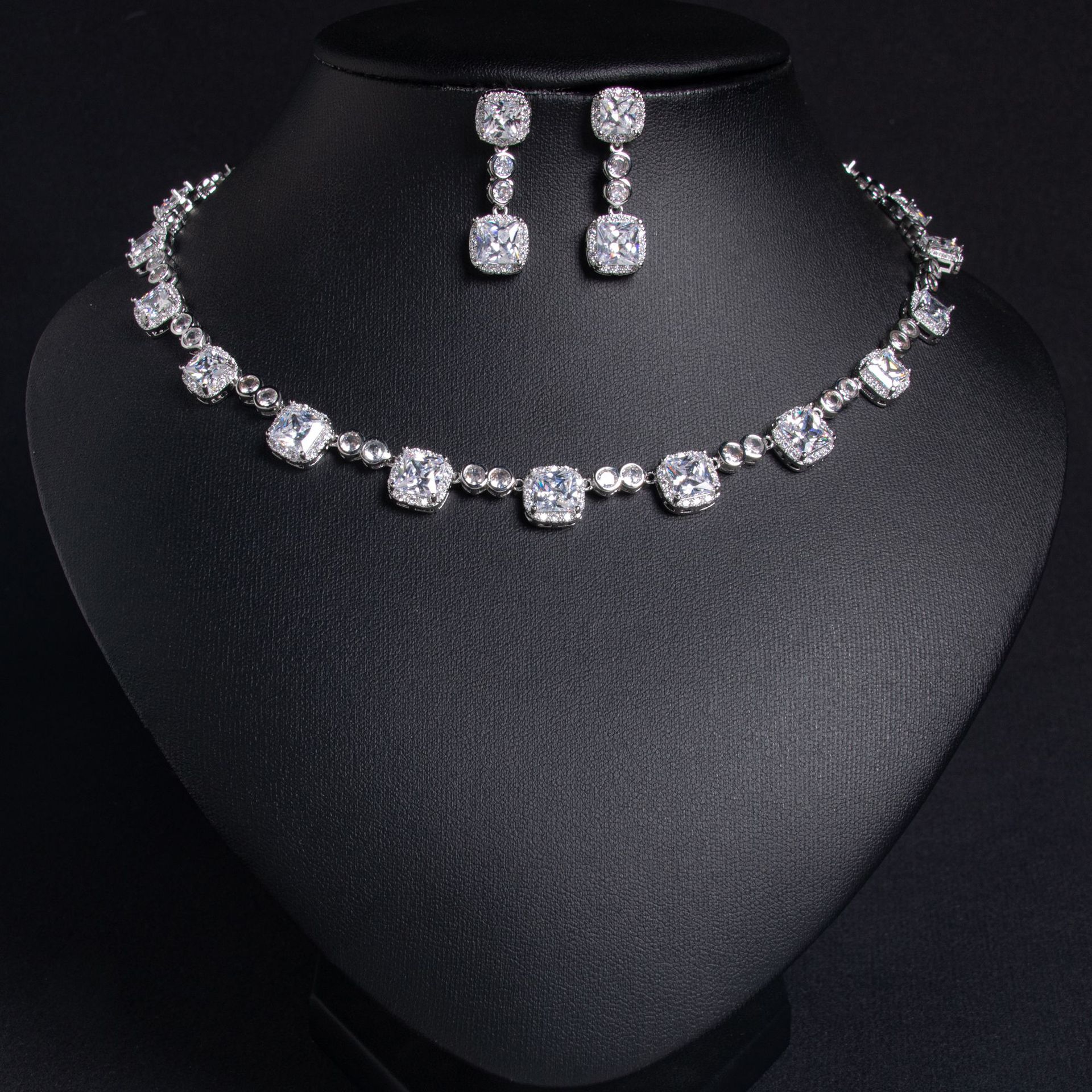 New zircon jewelry set suitable for date