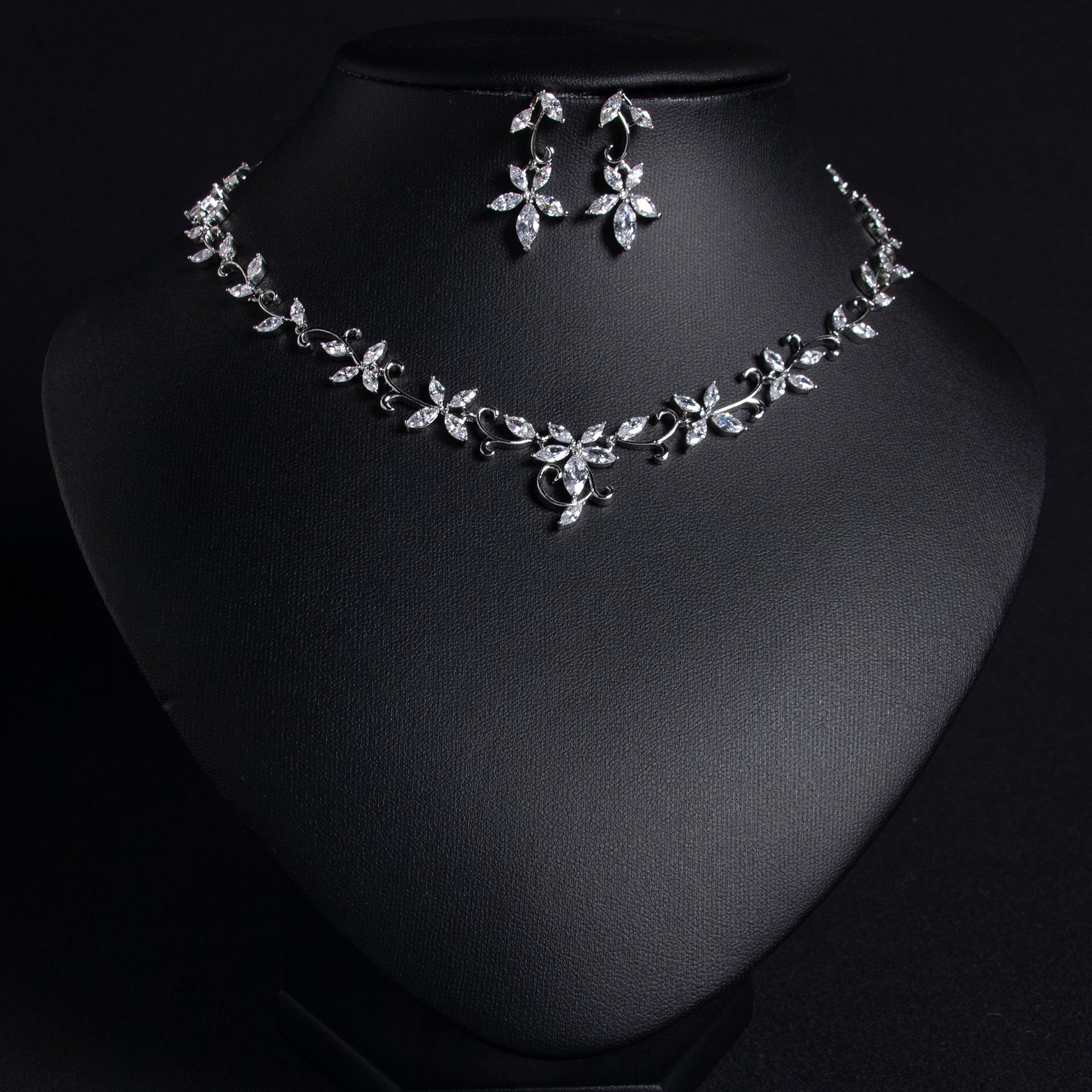 Zircon jewelry set