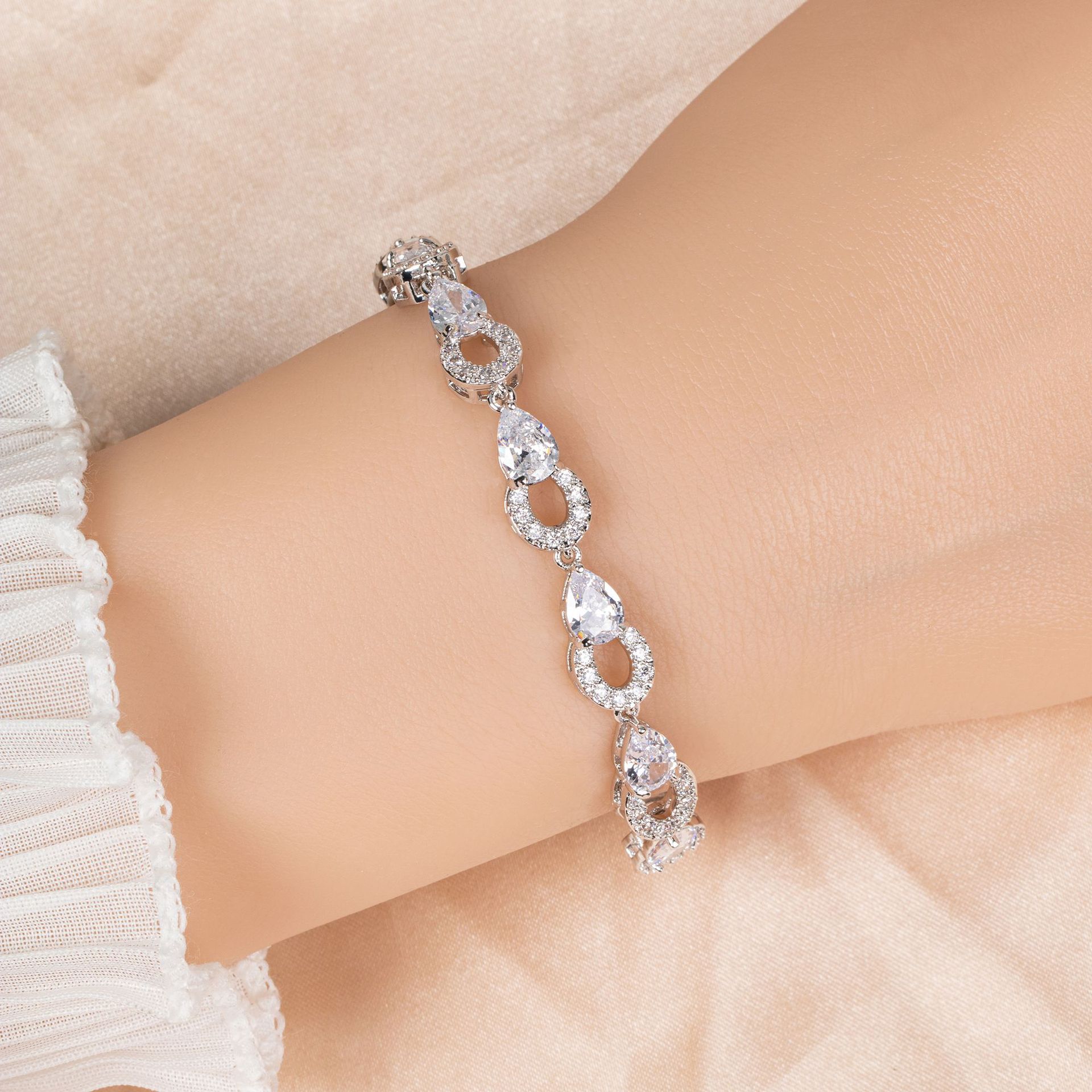 New Creative Elegant Zircon Bracelet