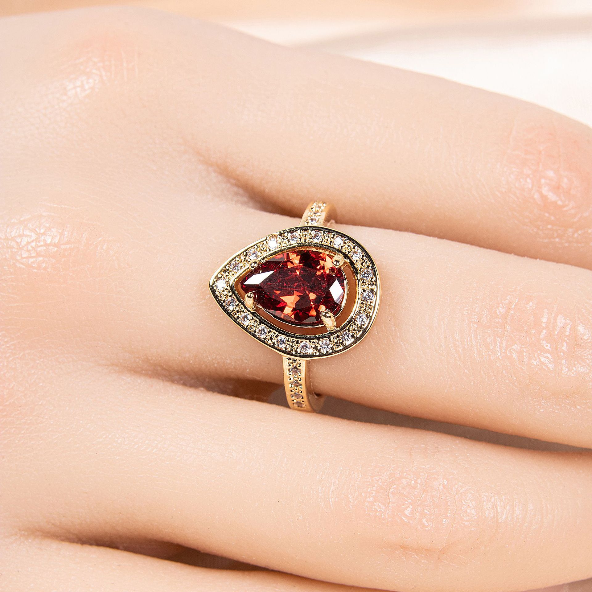 New high quality zircon ring